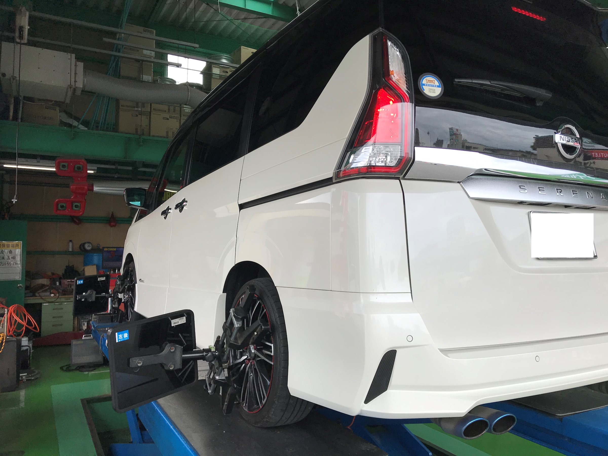 ニッサン：セレナ Ｃ２７ 】 タイヤ交換おまかせください！！ | 日産