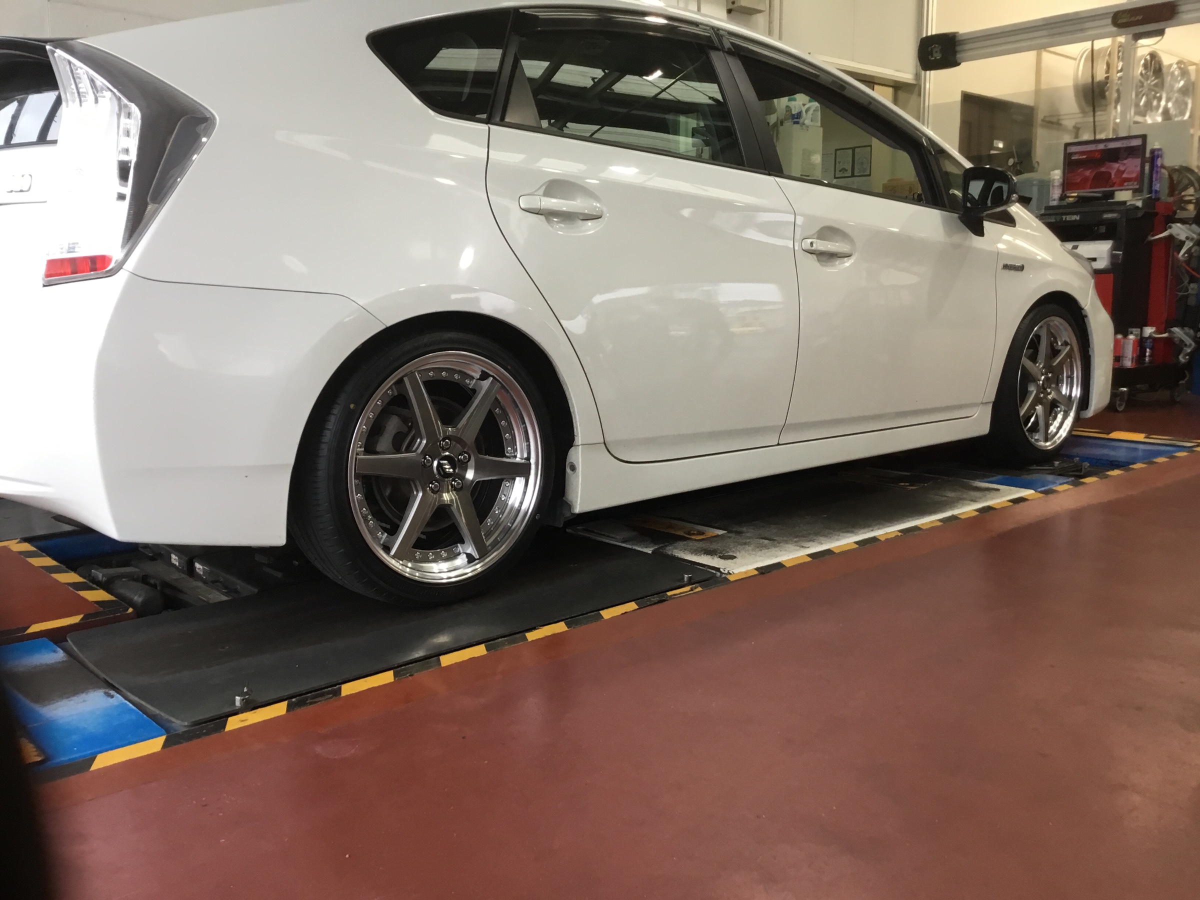 30プリウス車高調 ホイール交換！！ | トヨタ プリウス その他 パーツ