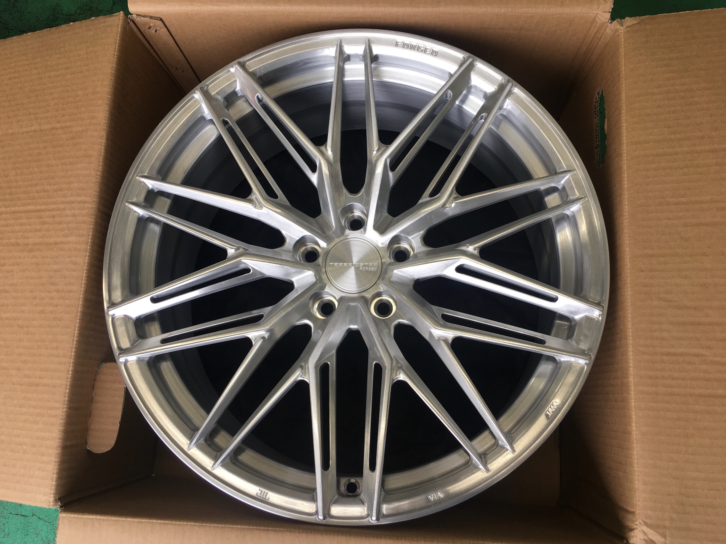 超特価SALE開催！-ホットスタッフ トラフィックスター フォージド TSF