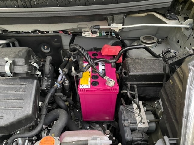 ダイハツ LA250S キャストアクティバ】バッテリー交換です | ダイハツ