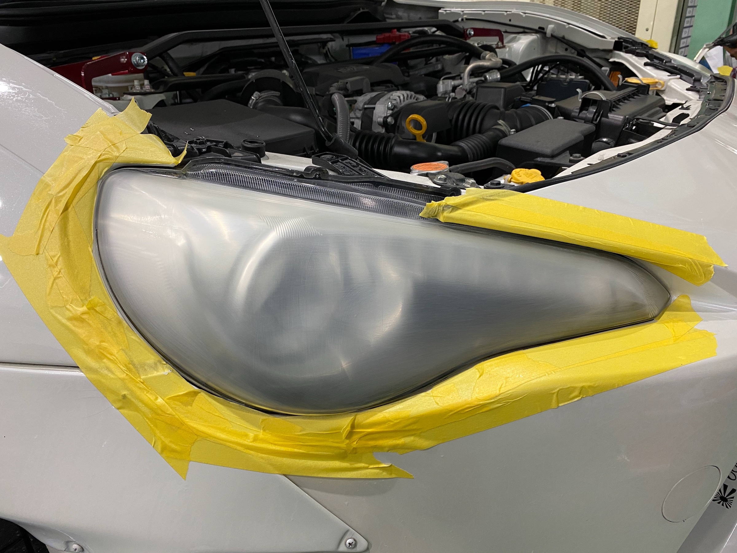 Toyota 86ヘッドライトコーティング トヨタ 86 その他 外装 内装取付 ヘッドライト クリーニング サービス事例 タイヤ館 西神戸 兵庫県のタイヤ カー用品ショップ タイヤからはじまる トータルカーメンテナンス タイヤ館グループ