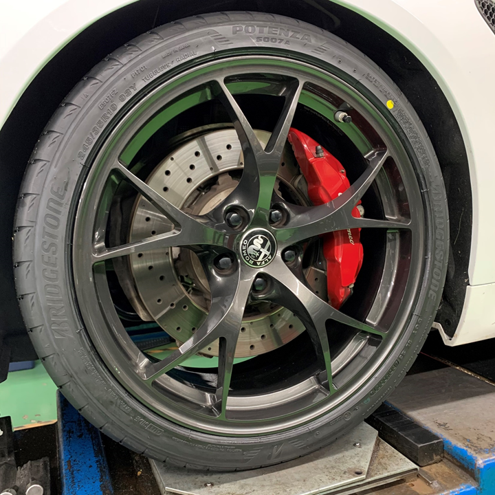 アルファロメオ アルファロメオ ジュリア クアドリフォリオ に POTENZA S007A を装着
