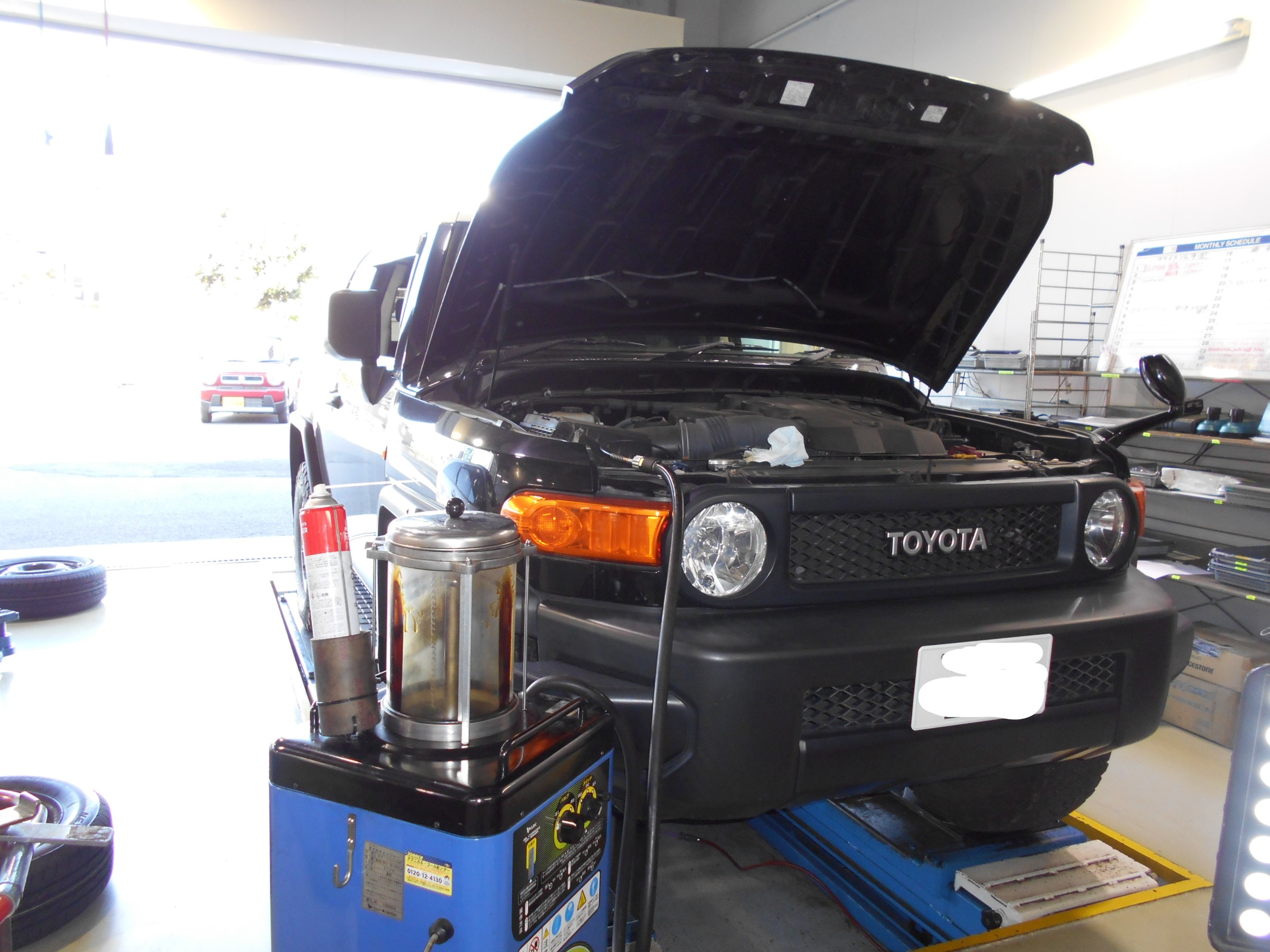 トヨタ FJクルーザー】オイル交換  作業事例  タイヤ館 柏  千葉県 