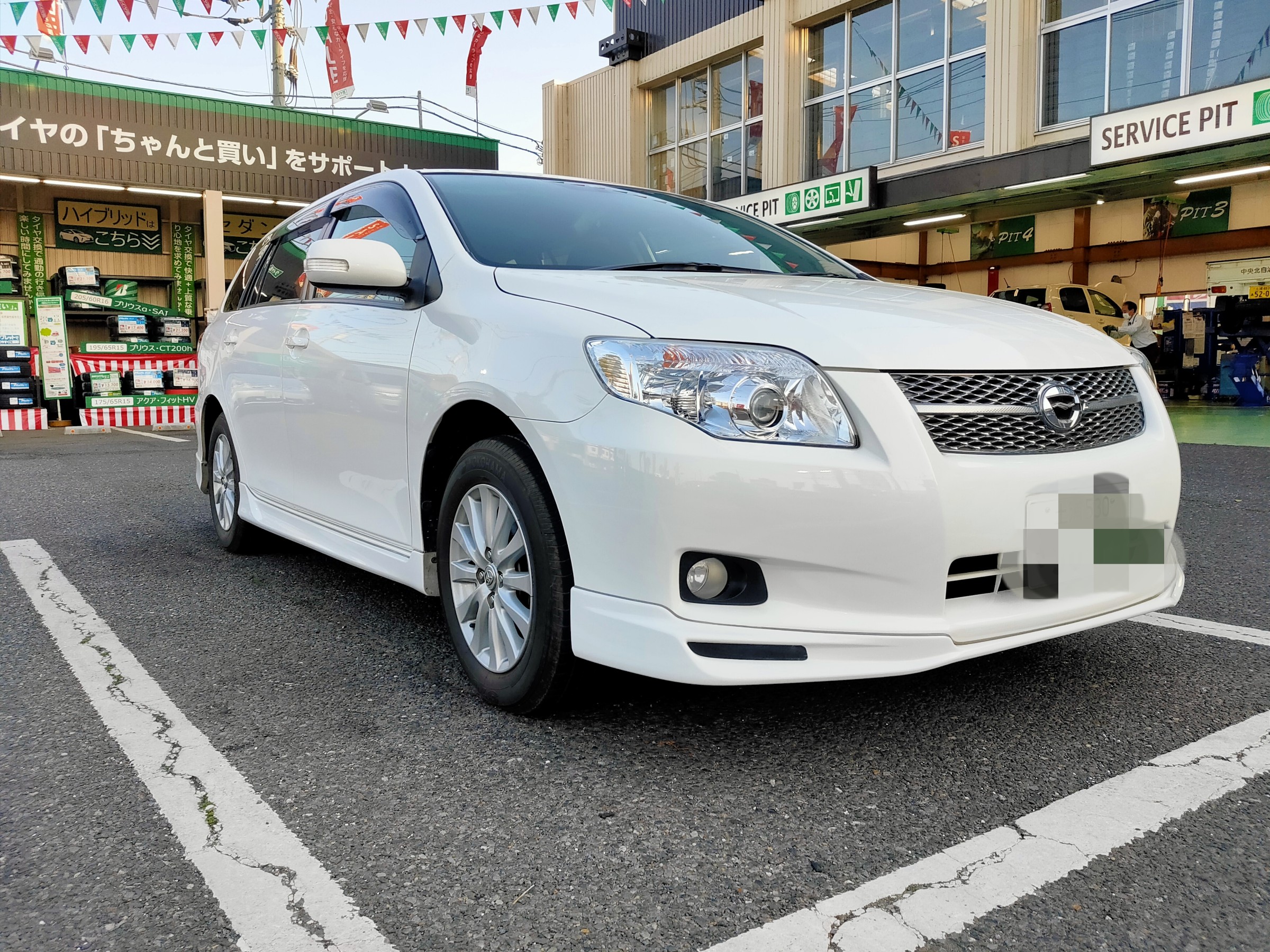 トヨタ カローラフィールダー（ZZE122G）】タイヤ交換を行いました