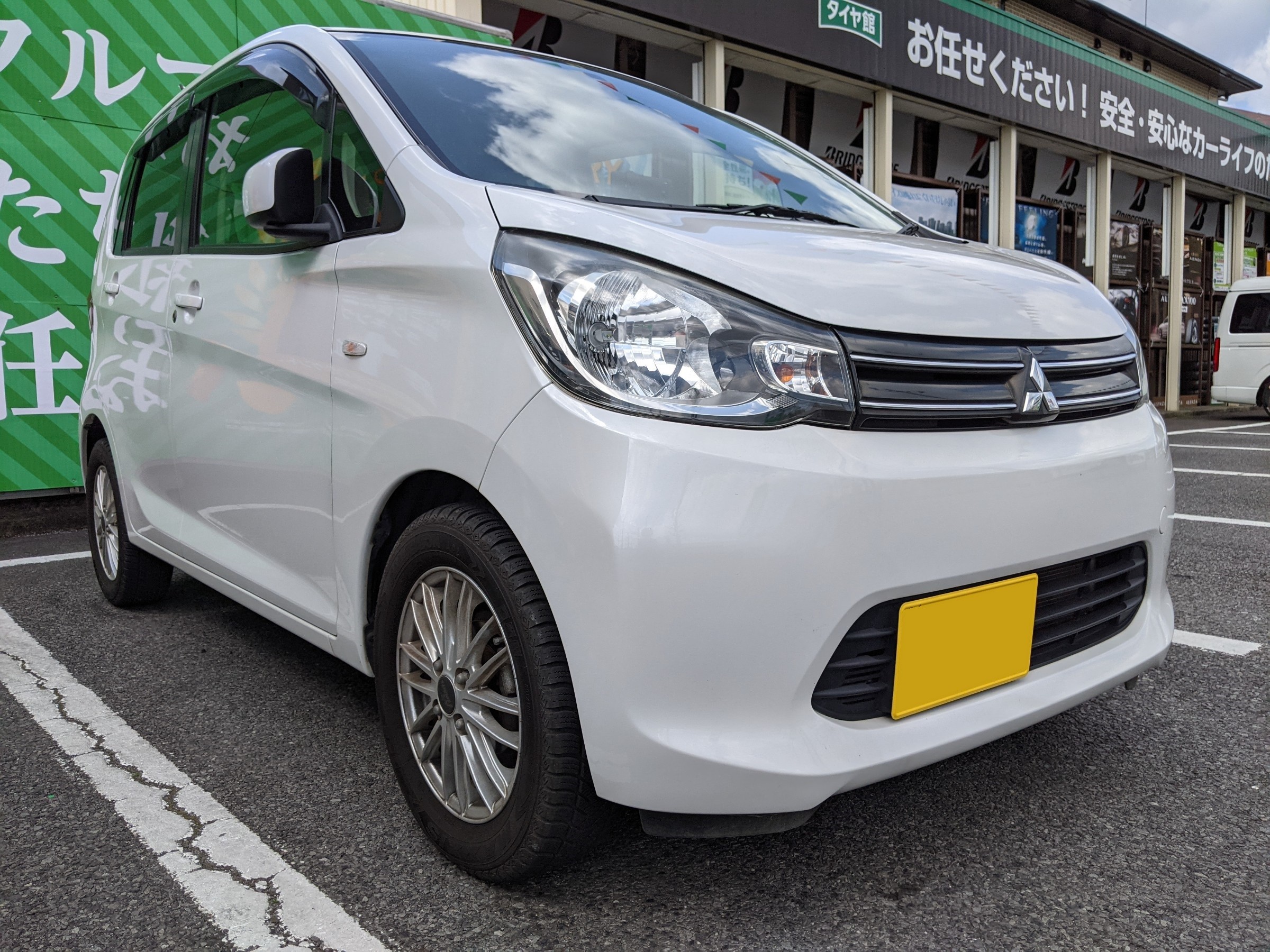 ミツビシ・eKワゴン・B11W】LEDヘッドライト取付 | 三菱 eKワゴン カー用品取付 > HID・LED 電球取付 | サービス事例 |  タイヤ館 うしく上柏田 | 茨城県のタイヤ、カー用品ショップ タイヤからはじまる、トータルカーメンテナンス タイヤ館グループ