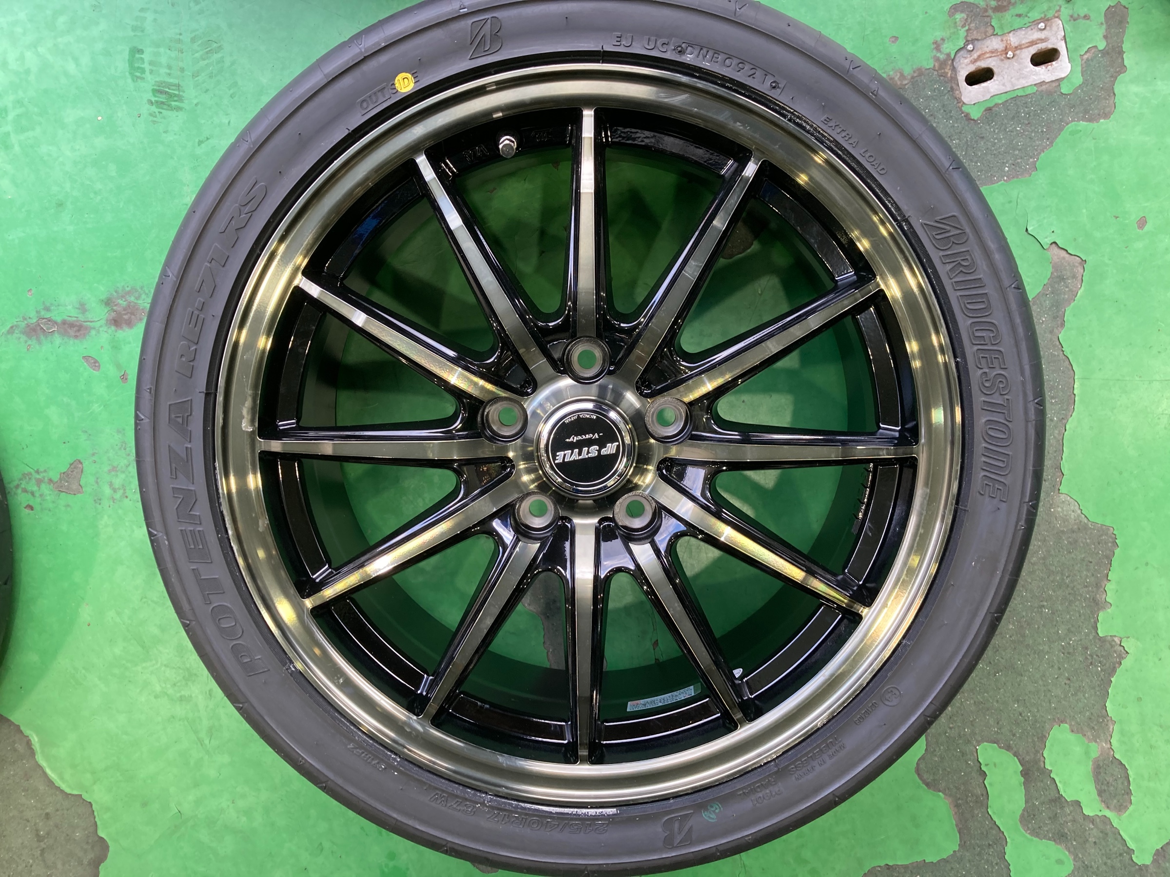 スズキ スイフトスポーツ ZC33SにポテンザRE71RS装着 | 店舗お