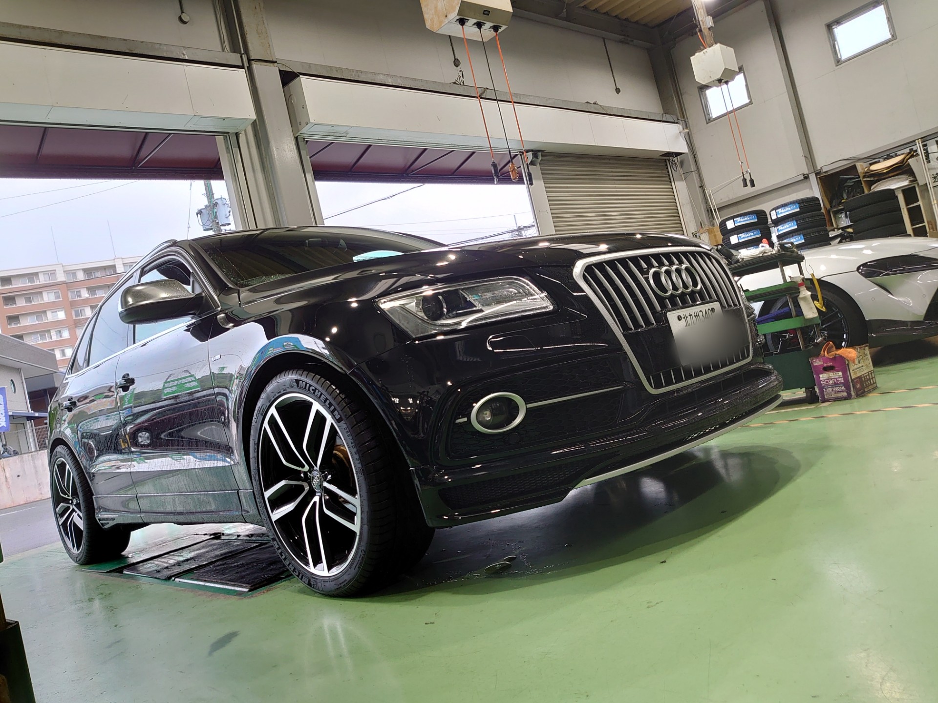 Audi Q5 の ヘッドライト & フォグランプ に STEK プロテクション