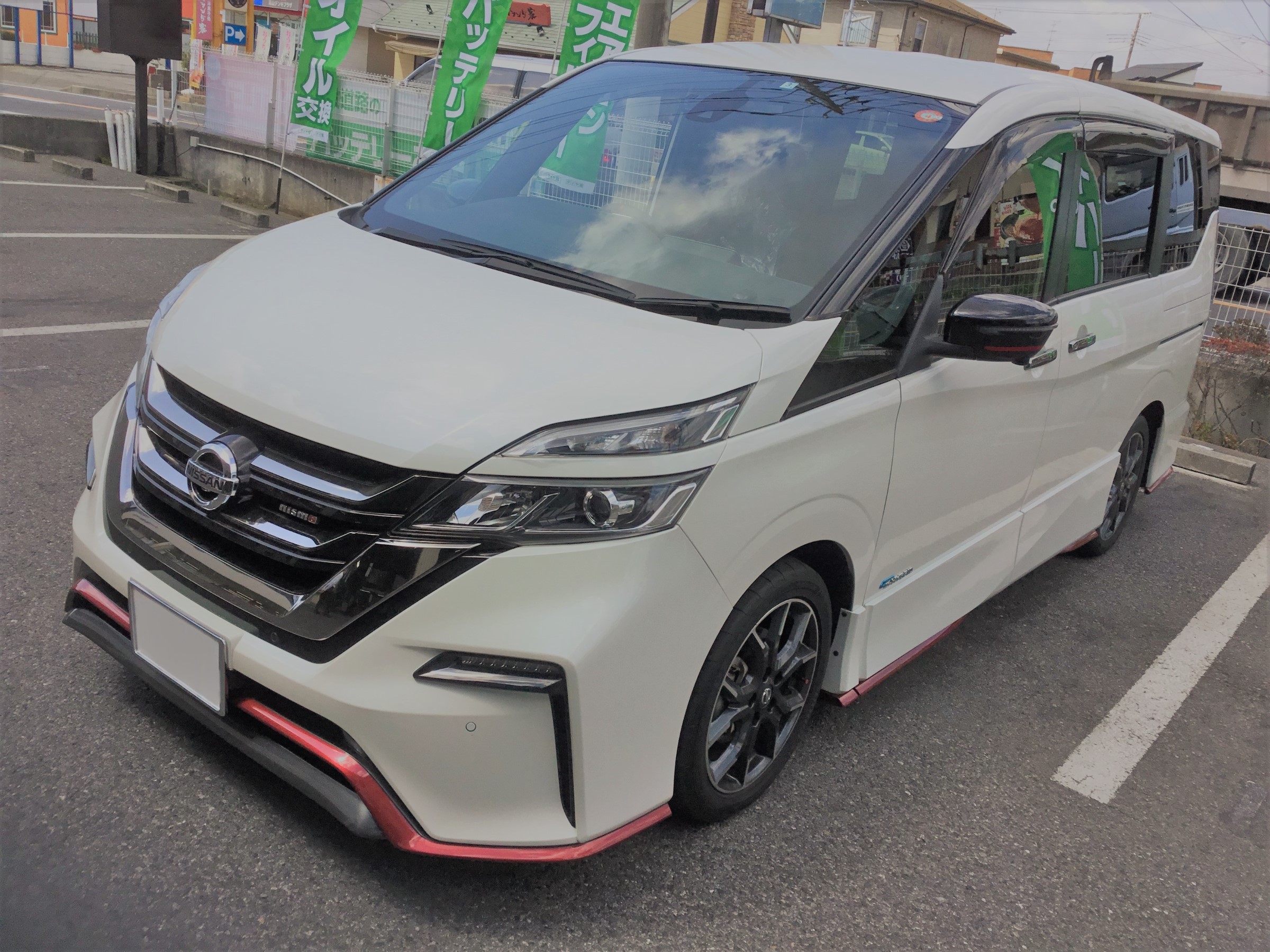 Cfg27型セレナ ニスモ 車高調整式サスペンションのお取り付け アライメント調整 日産 セレナ その他 パーツ取付 サスペンション取付 技術サービスブログ タイヤ館 鎌ヶ谷 千葉県のタイヤ カー用品ショップ タイヤからはじまる トータルカーメンテナンス