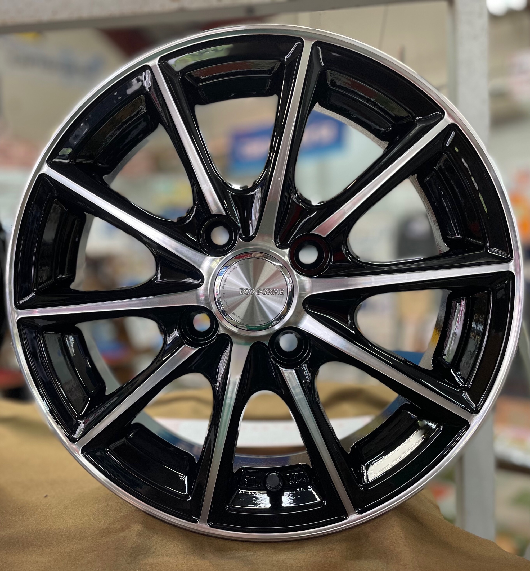 【お買い上げありがとうございました。】軽自動車用145/80-13タイヤ！　ブラックポリッシュアルミホイール！ Amazon | 12インチアルミホイールタイヤセット 軽トラ 軽バン ヨコハマ