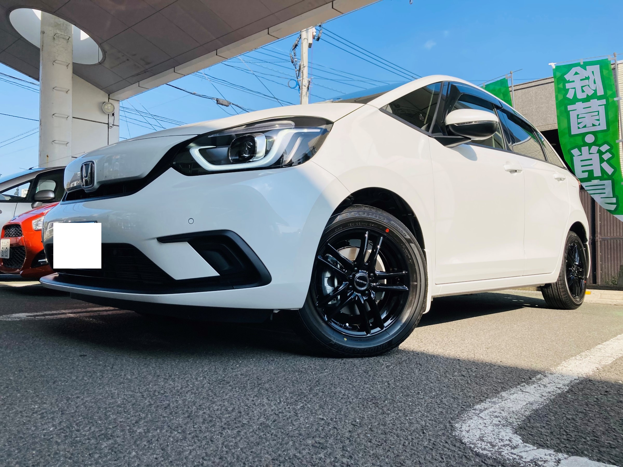 フィット バルミナ ホイール取付 バックランプ交換 ホンダ フィット ホイール パーツ取付 各種用品取付 サービス事例 タイヤ館 国分 タイヤからはじまる トータルカーメンテナンス タイヤ館グループ
