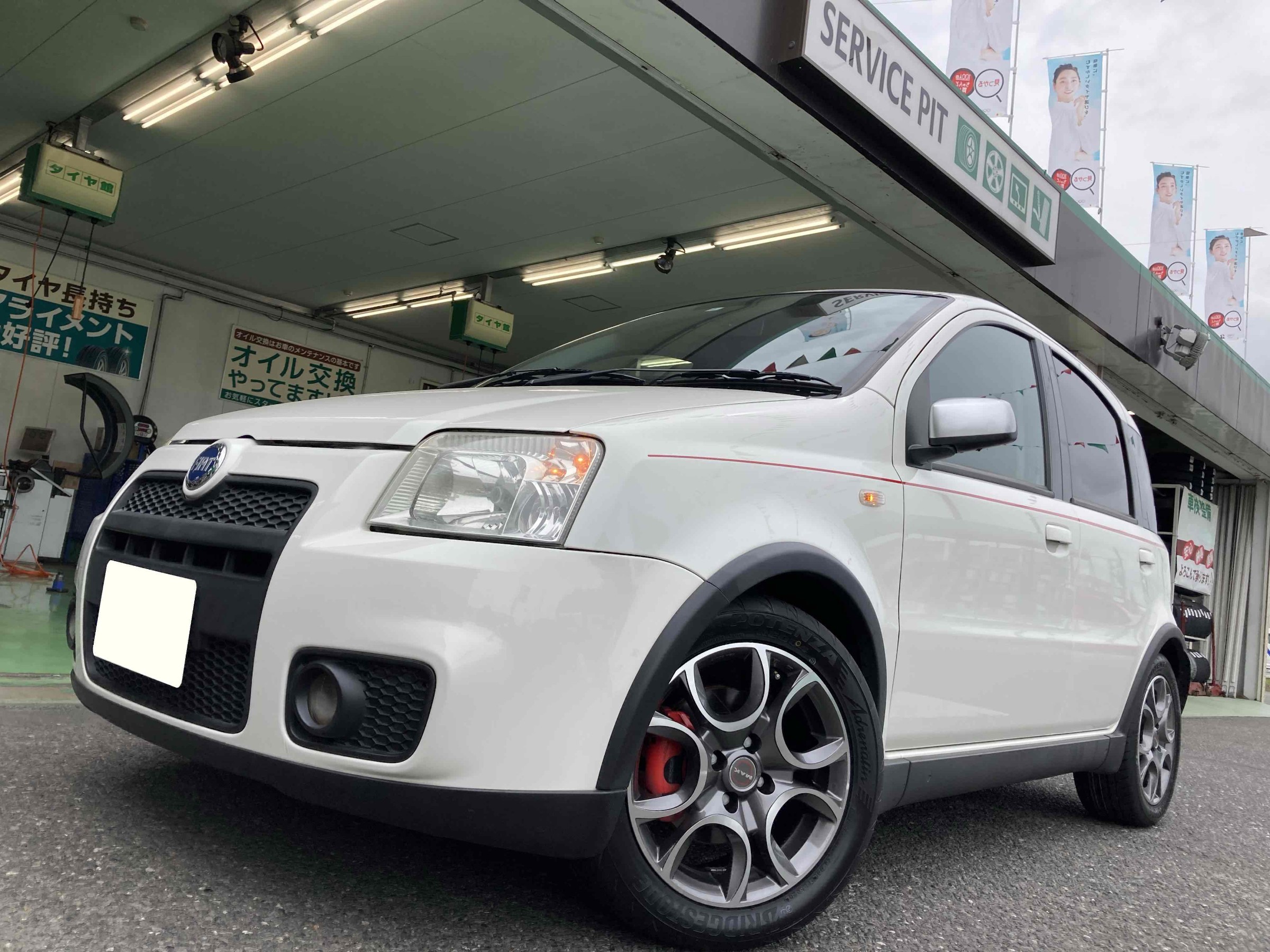 フィアット・パンダ100HP】イタリアンホットハッチの足元に、ポテンザをホイールセットでお取り付け! | 店舗おススメ情報 | タイヤ館 土浦北インター フィアット・パンダ100HP】イタリアンホットハッチの足元に、ポテンザをホイールセットでお取り付け! | 店舗おススメ情報 | タイヤ館 土浦北インター