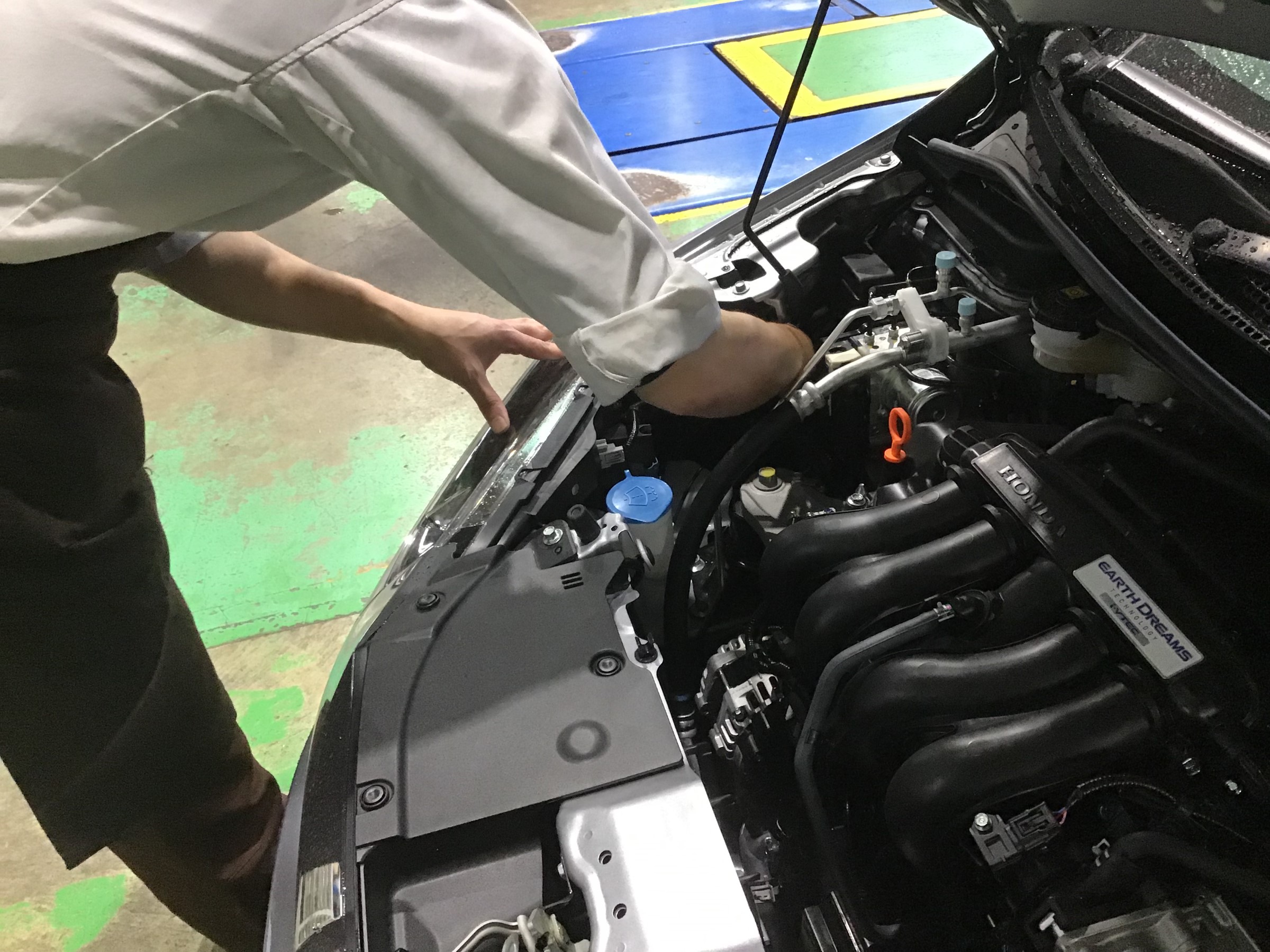 ホンダ シャトル ヘッドライト Ledバルブ交換 ホンダ シャトル その他 サービス事例 タイヤ館 県庁前 新潟県のタイヤ カー用品ショップ タイヤからはじまる トータルカーメンテナンス タイヤ館グループ