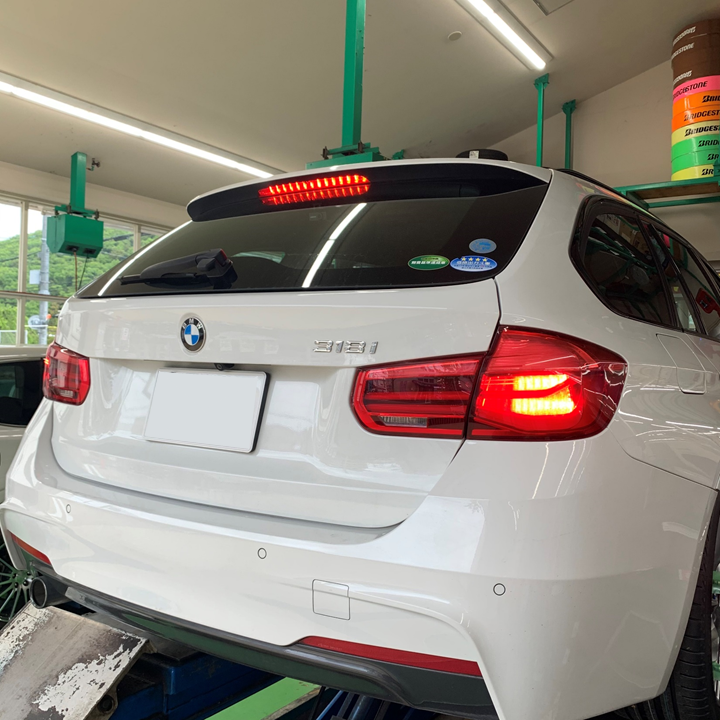 Bmw 318i ツーリング F31 に Turanza トランザ T005 装着で乗り心地改善 Bmw 3シリーズ タイヤ タイヤ ホイール関連 4輪トータルアライメント調整 スタッフ日記 タイヤ館 北山 京都府 滋賀県のタイヤからはじまる トータルカーメンテナンス タイヤ館
