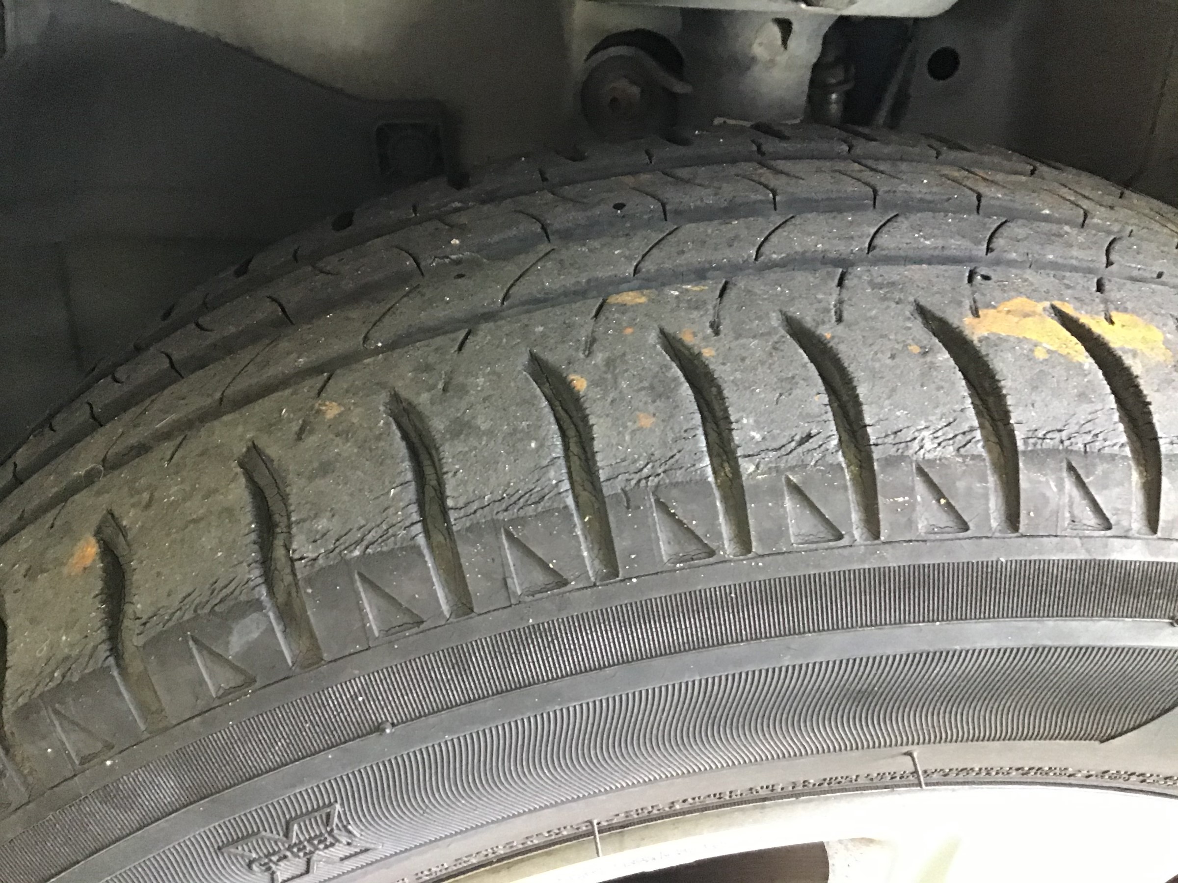 FIT SHUTTLE タイヤ交換 ホンダ フィットシャトル サービス事例 タイヤ館 高津 神奈川県のタイヤ、カー用品ショップ