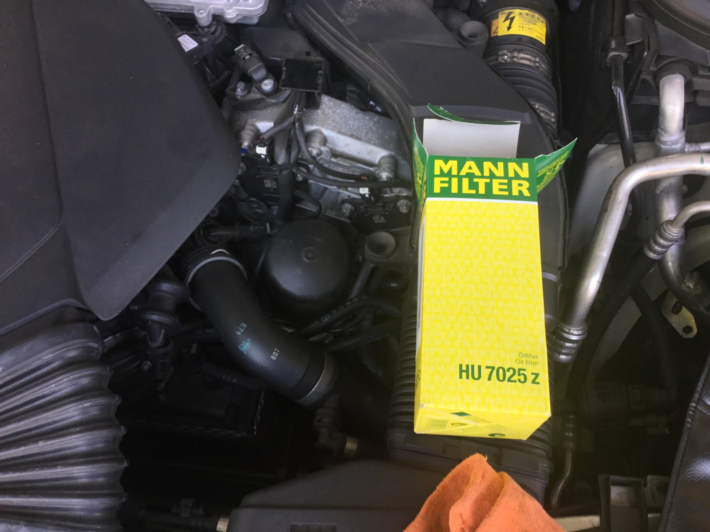 AMG E53 オイル交換 メルセデス・ベンツ Eクラス メンテナンス商品 オイル関連 > エンジンオイル交換 サービス事例