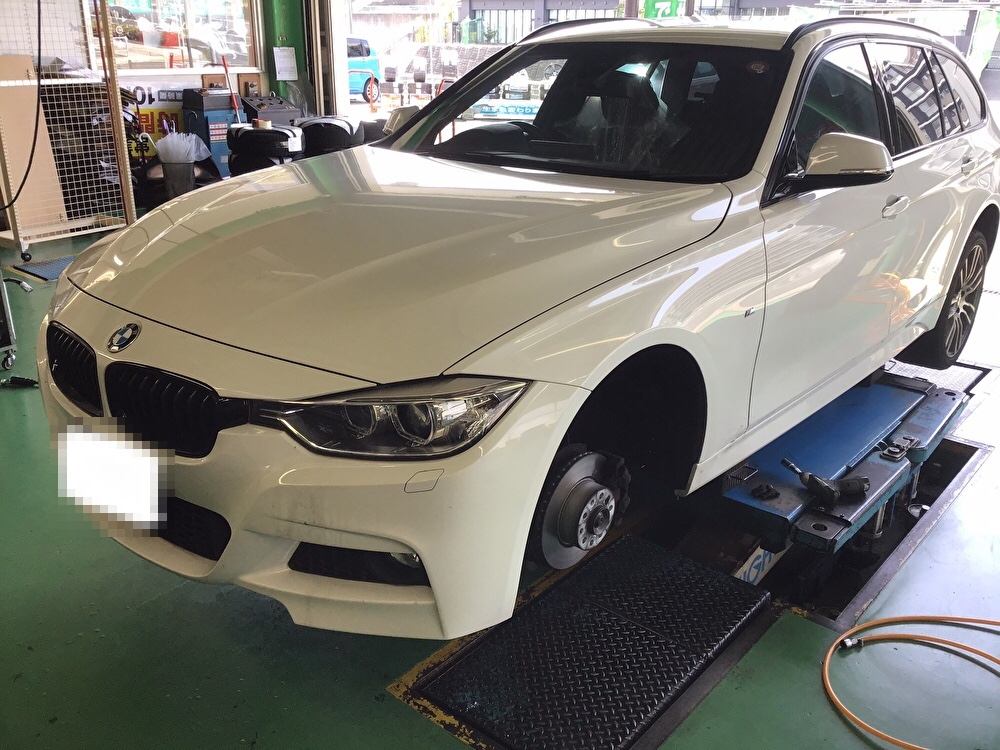 輸入車もタイヤ交換行なっております Bmw タイヤ ランフラットタイヤ取扱 作業紹介 タイヤ館 ２４６さぎぬま 神奈川県のタイヤ カー用品ショップ タイヤからはじまる トータルカーメンテナンス タイヤ館グループ