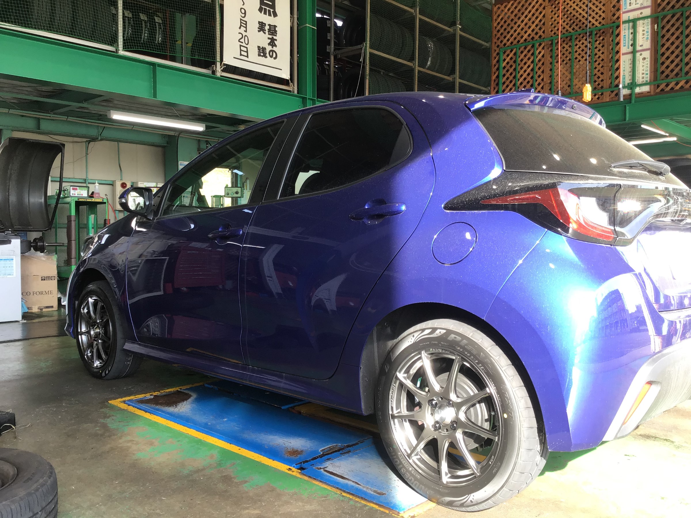 トヨタ ヤリス ウェッズスポーツ取り付けました(^^)/ | サービス事例