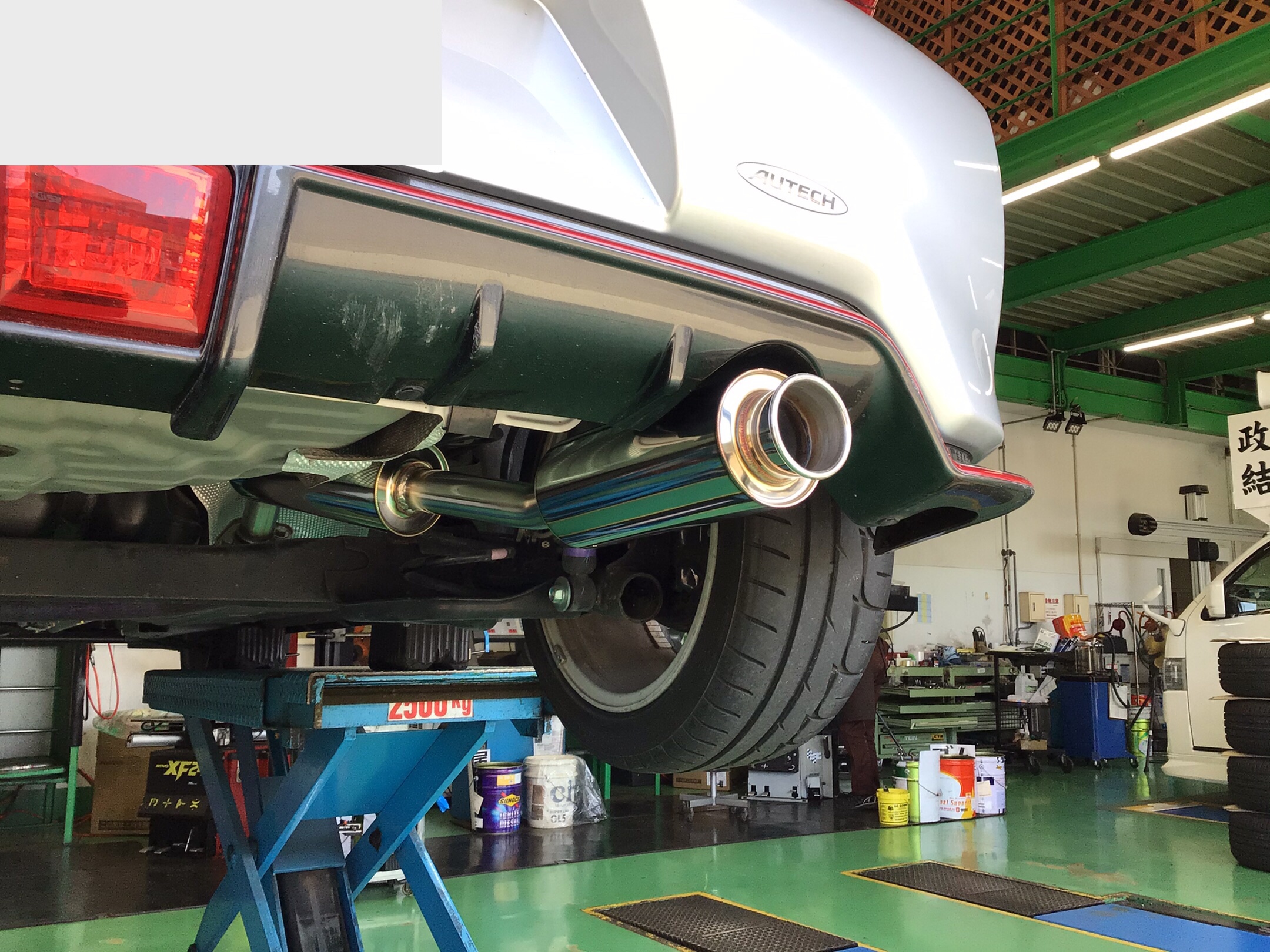 マーチニスモSマフラー取り付け | 店舗おススメ情報 | タイヤ館 大船