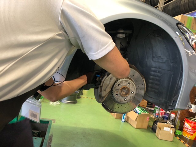 MercedesBenz W205 C180 AMGライン に Ate（アーテ） セラミック