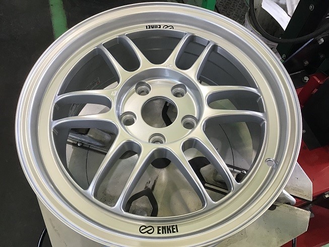 スズキ スイフトスポーツ ENKEI RPF1 １７インチアルミホイール交換
