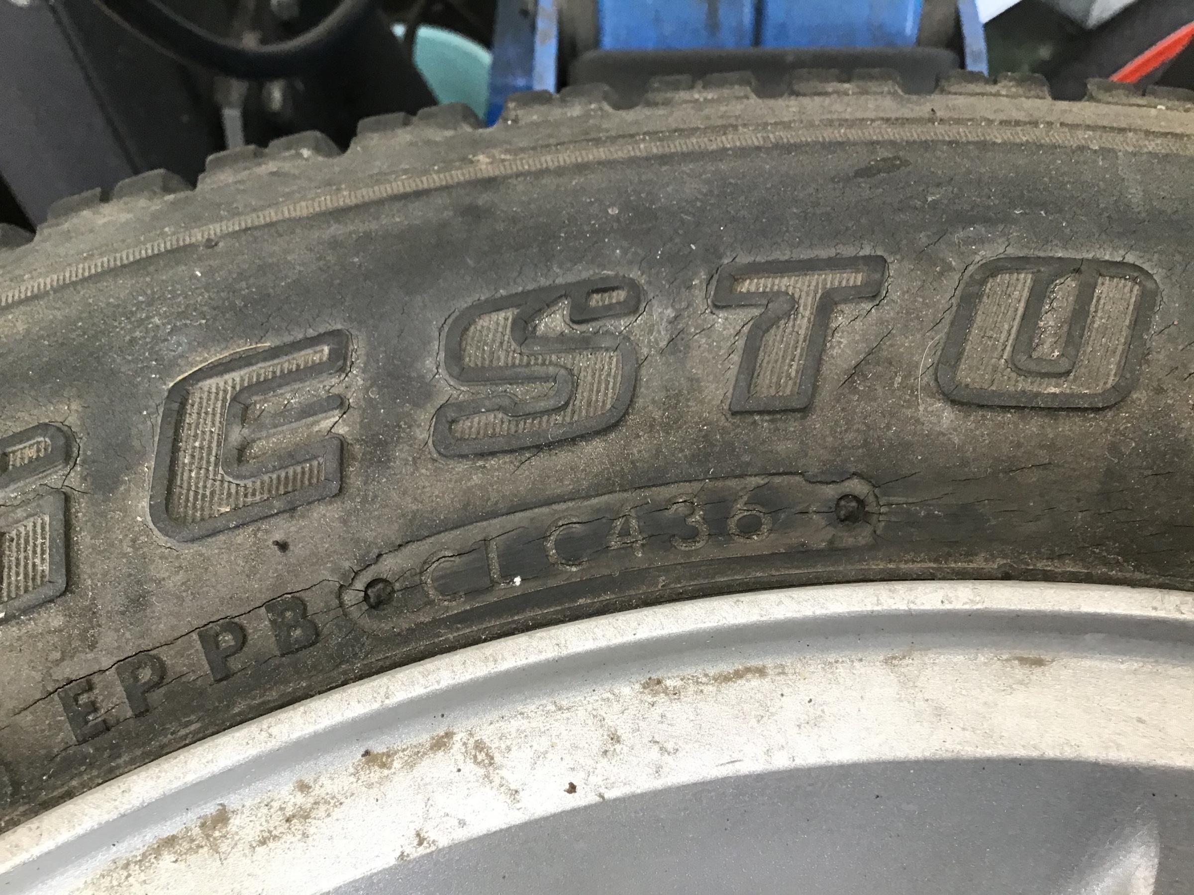 パジェロミニ 175/80R15 【タイヤ交換事前準備】 | 店舗おススメ情報  