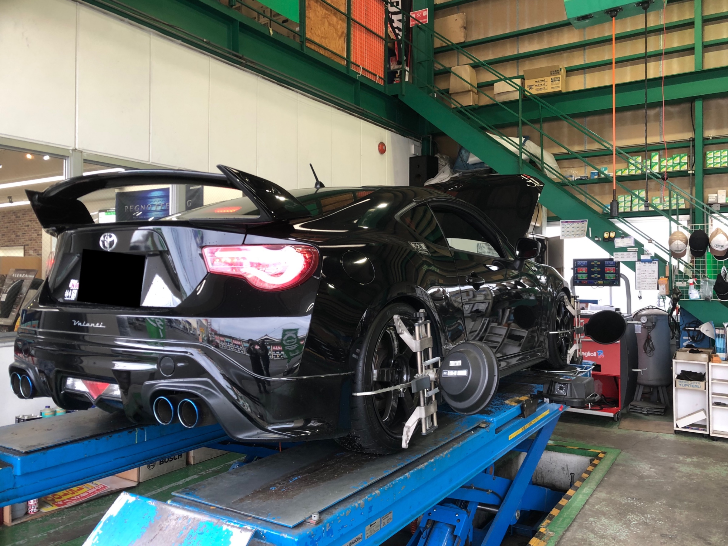 ZN6 ８６ タイヤ交換作業(^^)/ | トヨタ 86 タイヤ タイヤ・ホイール