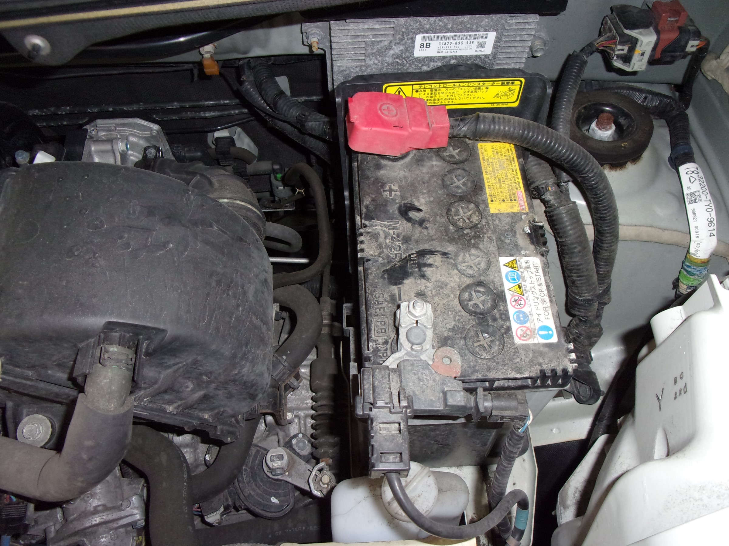 ホンダ N Box バッテリー交換 サービス事例 タイヤ館 外旭川 秋田県のタイヤ カー用品ショップ タイヤからはじまる トータルカーメンテナンス タイヤ館グループ