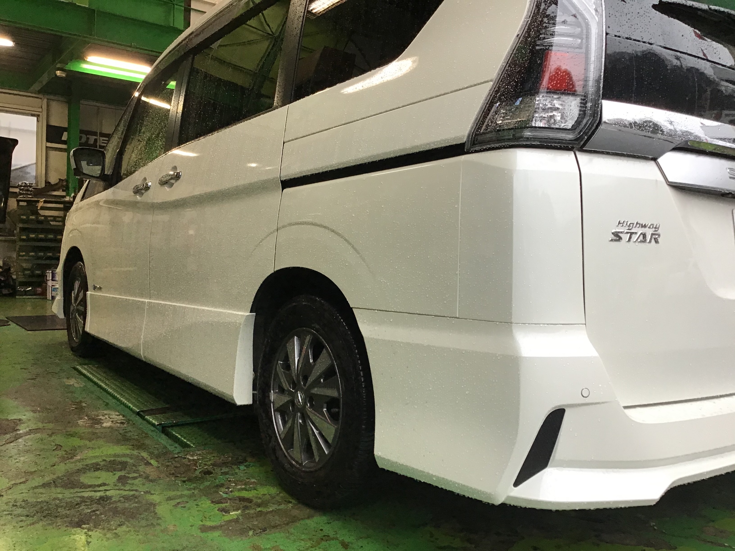 日産セレナ HFC27車高調取付 | 日産 セレナe-POWER メンテナンス商品