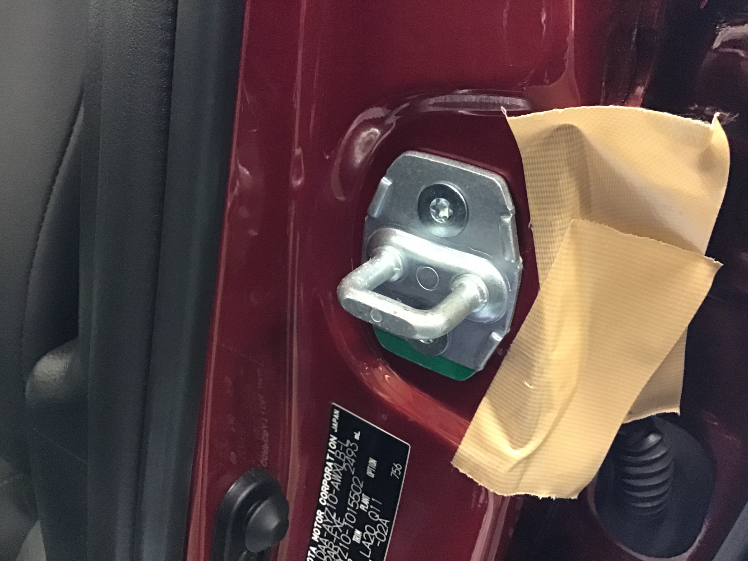 Trd ドアスタビライザー取り付け レクサス Nx その他 パーツ取付 各種用品取付 作業紹介 タイヤ館 岐阜北 岐阜県のタイヤ カー用品ショップ タイヤからはじまる トータルカーメンテナンス タイヤ館グループ
