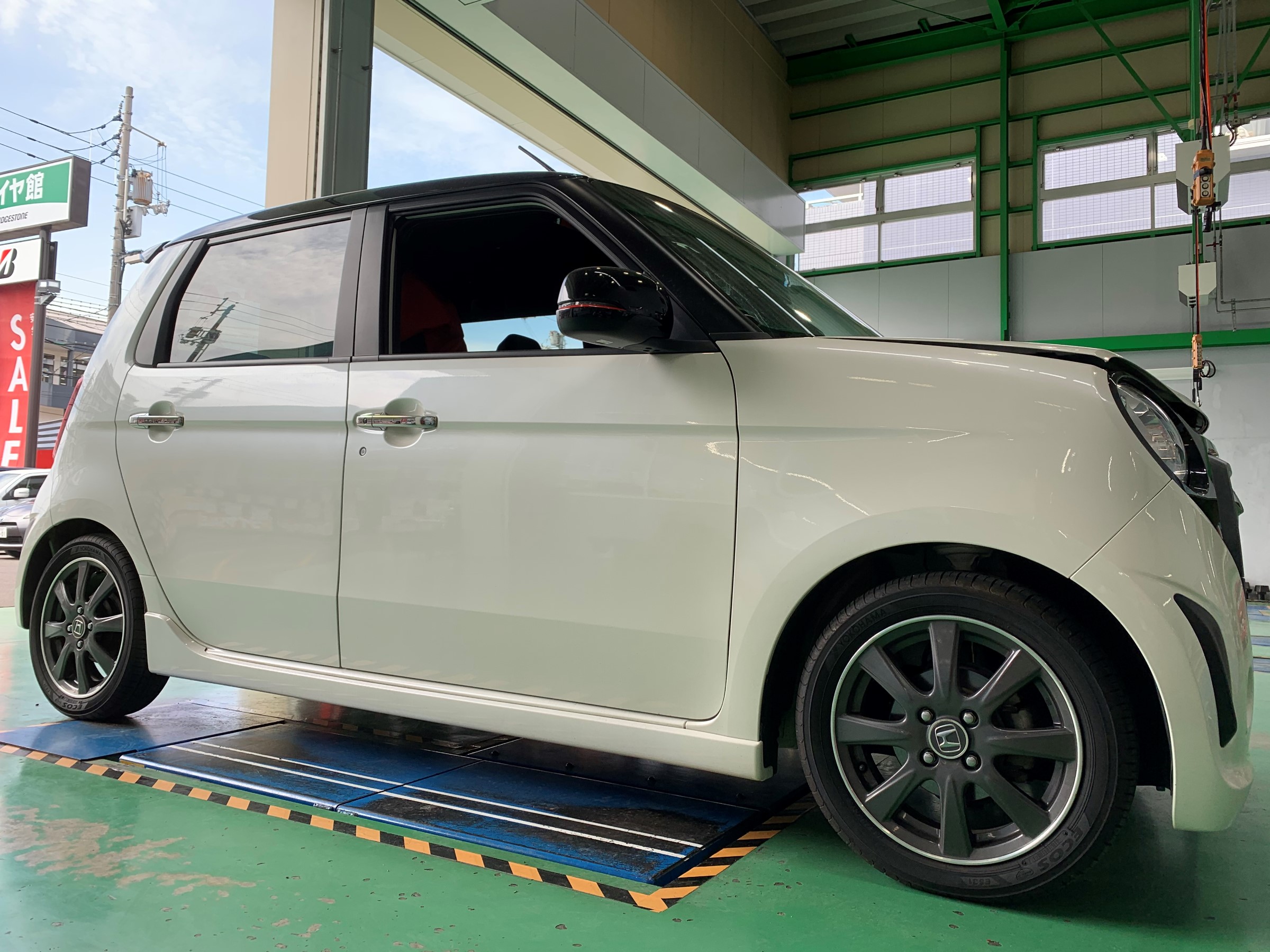 ホンダ N Oneに車高調とホイールセットを装着です ホンダ N One ホイール サービス事例 タイヤ館 高松屋島 香川県のタイヤ カー用品ショップ タイヤからはじまる トータルカーメンテナンス タイヤ館グループ