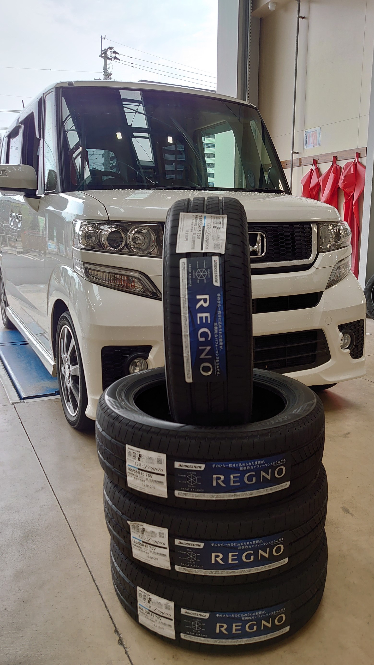 ホンダ N-BOX タイヤ交換+アライメント調整 REGNO GR-レジェーラ