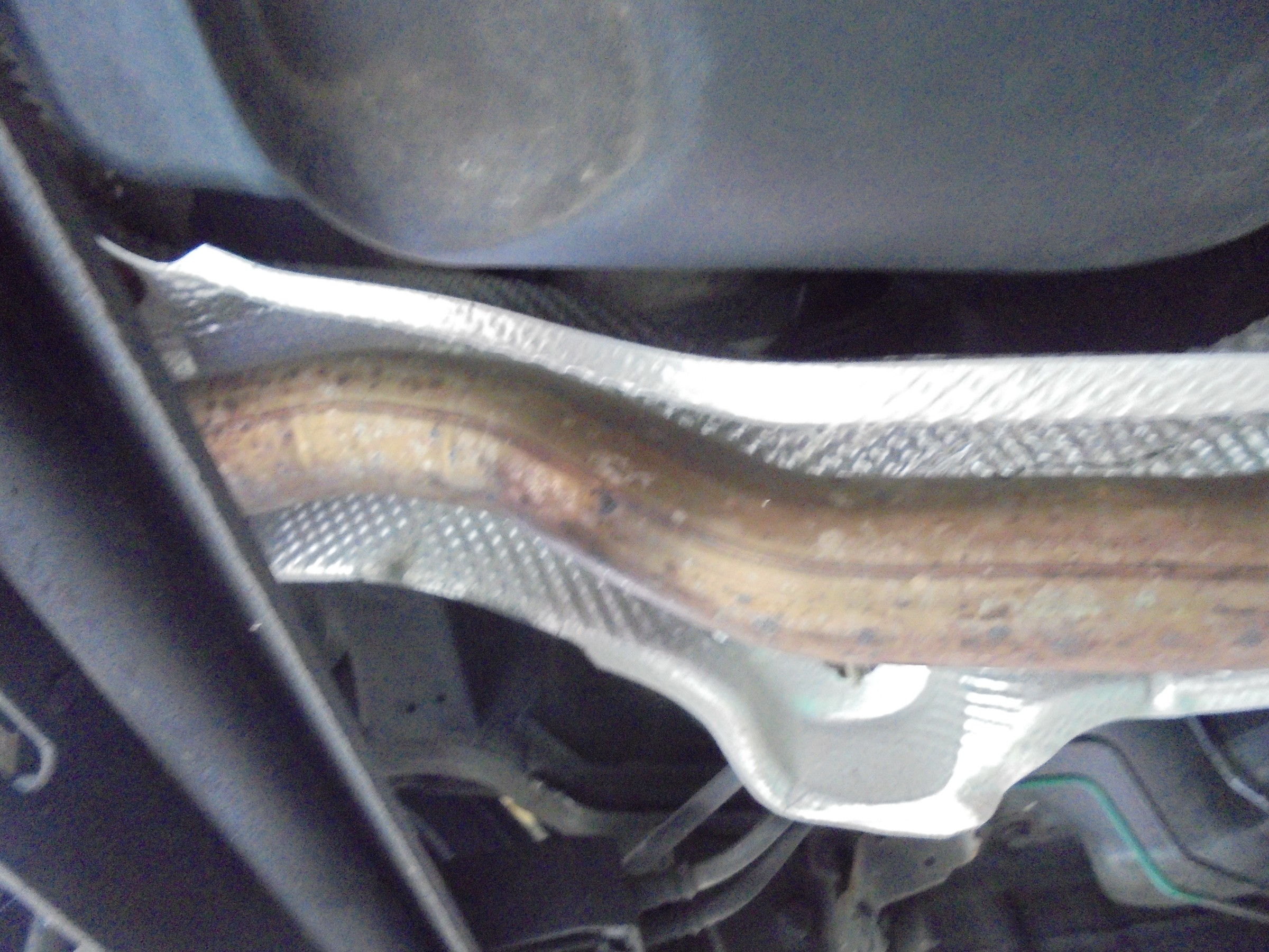 輸入車社外マフラー交換作業事例の紹介 ルノー ルーテシア その他 パーツ取付 マフラー類メーター類取付 スタッフ日記 タイヤ館 柏崎 新潟県のタイヤ カー用品ショップ タイヤからはじまる トータルカーメンテナンス タイヤ館グループ