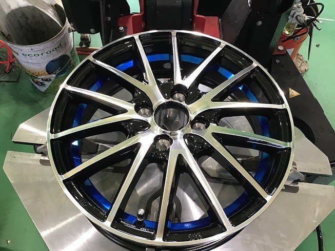 ダイハツ タント シュナイダーＲＸ２７ アルミホイール交換 | ダイハツ
