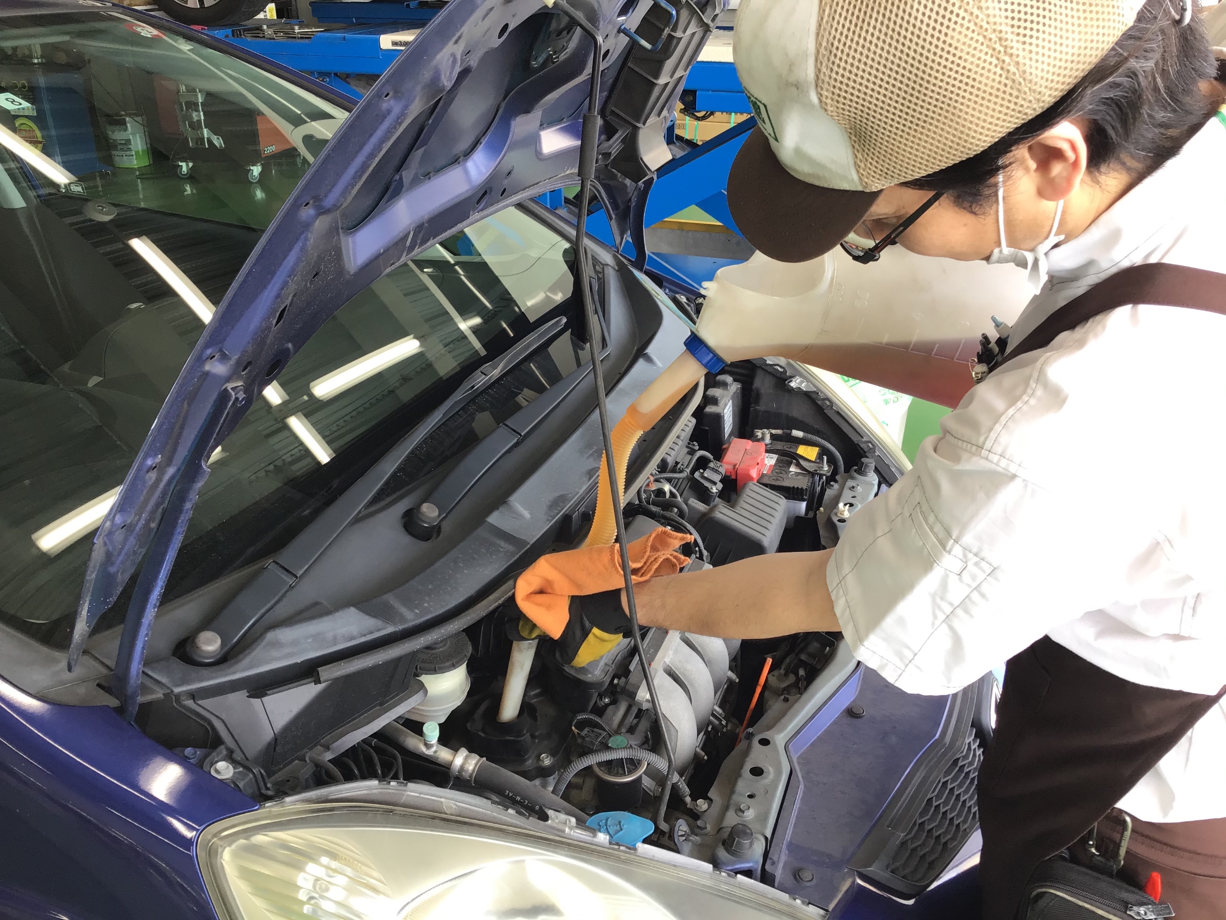 ホンダ フィット エンジンオイル交換 ヘッドライトコーティング ホンダ フィット メンテナンス商品 オイル関連 エンジンオイル交換 Atf交換 オイル交換してますか 軽自動車やコンパクトカーはエンジンが小さいため オイルも汚れやすいんです オイル交換をし