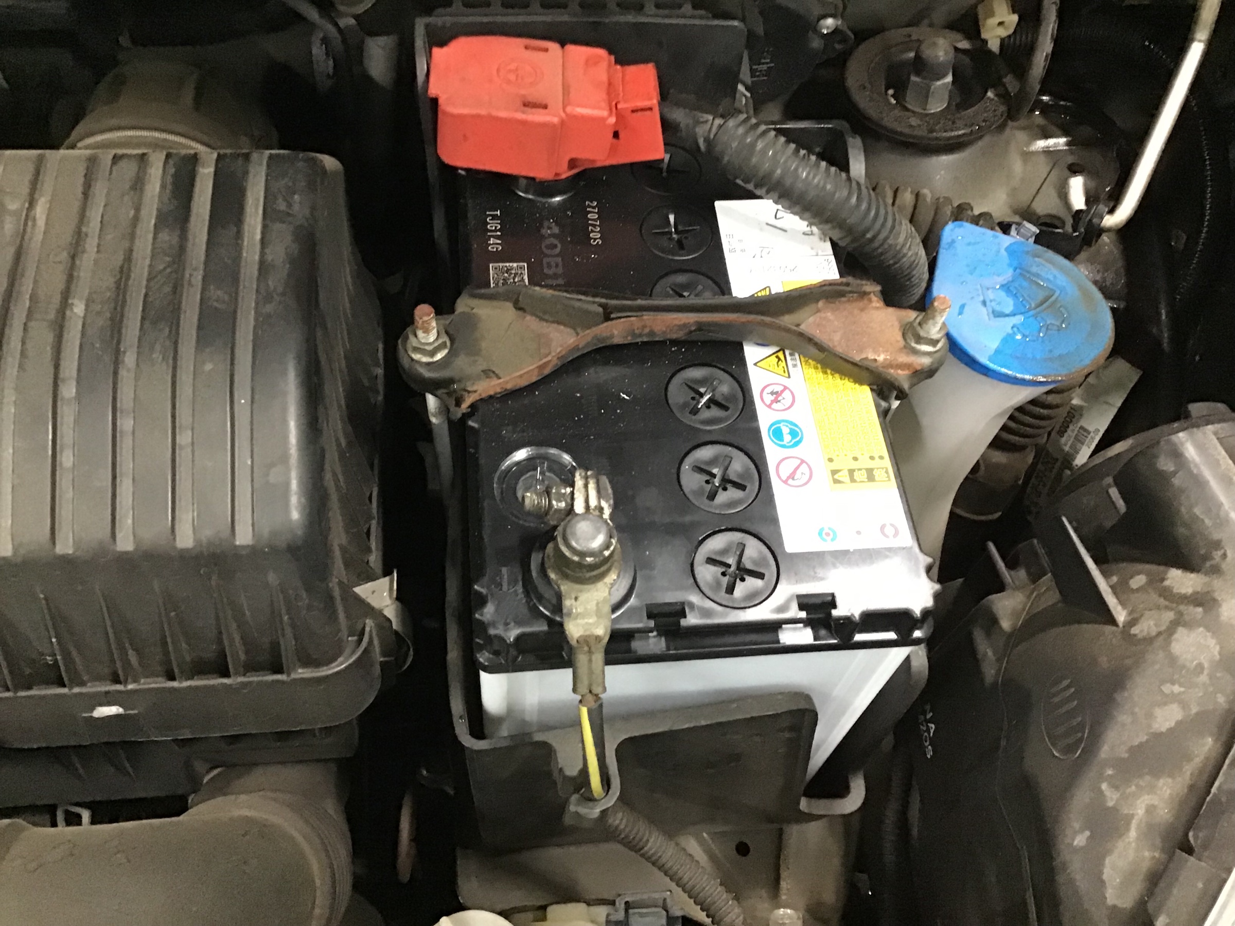 ホンダ ライフ バッテリー交換 ホンダ ライフ メンテナンス商品 サービス事例 タイヤ館 勝田台 千葉県のタイヤ カー用品ショップ タイヤからはじまる トータルカーメンテナンス タイヤ館グループ