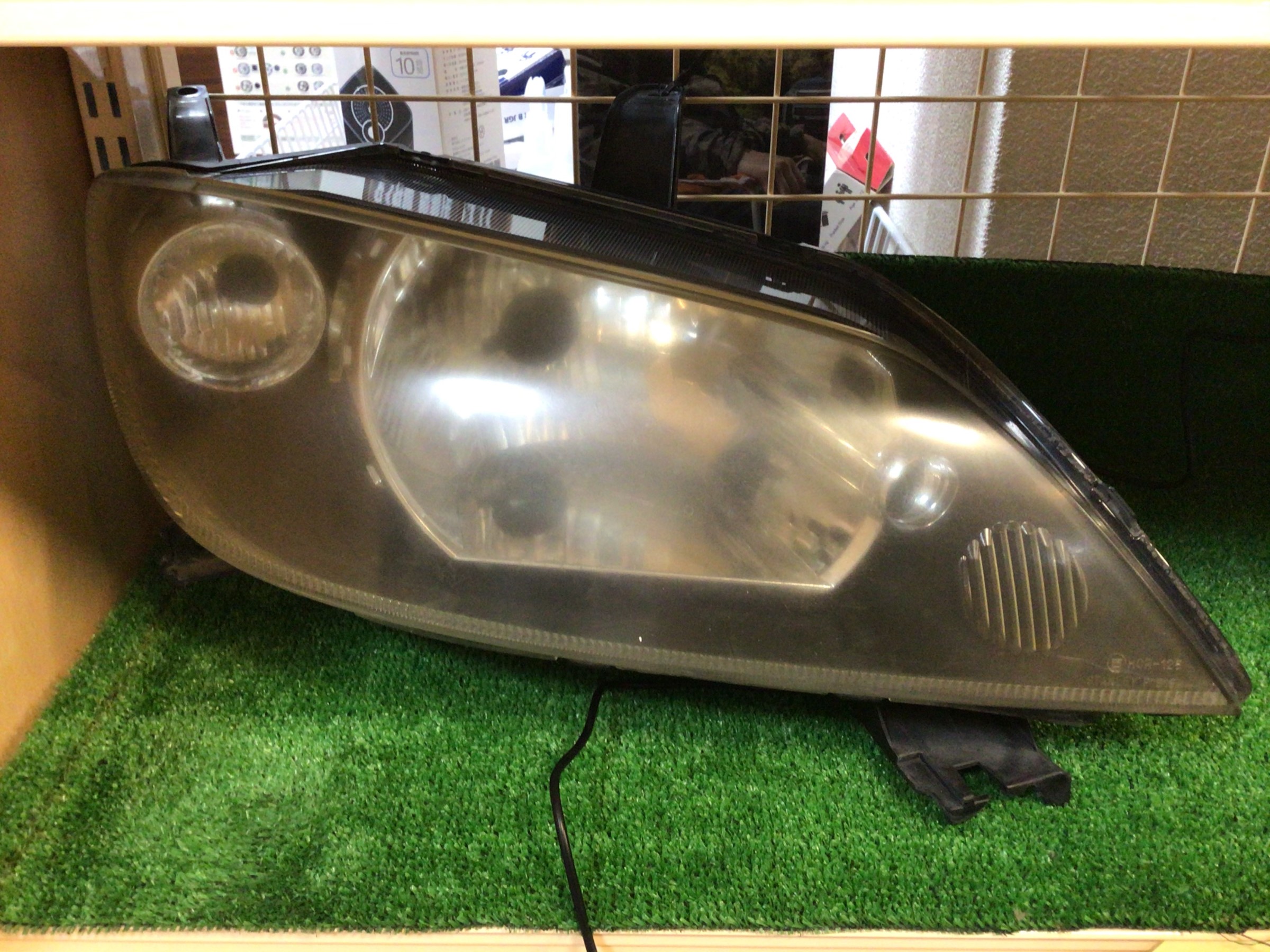 ヘッドライトが綺麗だと 車がより綺麗に見えるようになりますよ メンテナンス商品 サービス事例 タイヤ館 綾瀬 神奈川県のタイヤ カー用品ショップ タイヤからはじまる トータルカーメンテナンス タイヤ館グループ