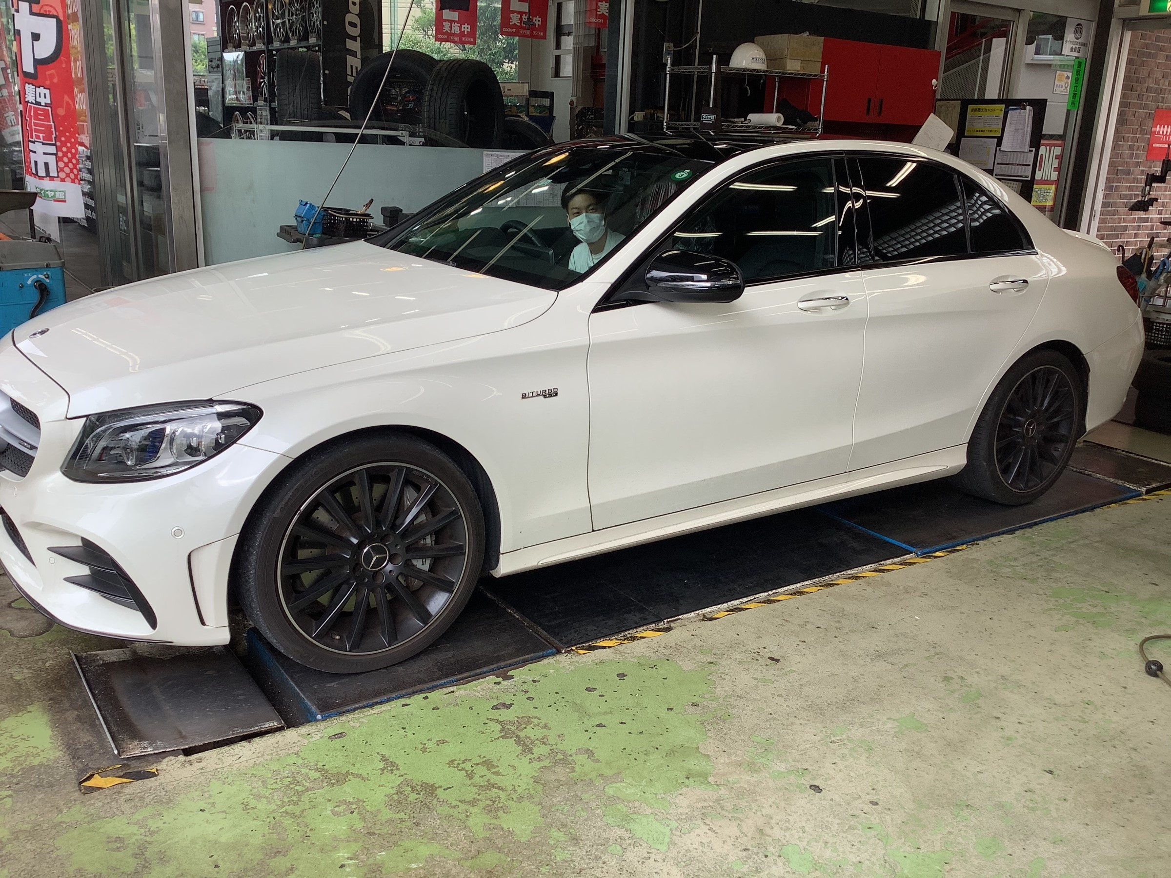 ベンツ W205 AMG C43 タイヤ交換&アライメント！！ | メルセデス