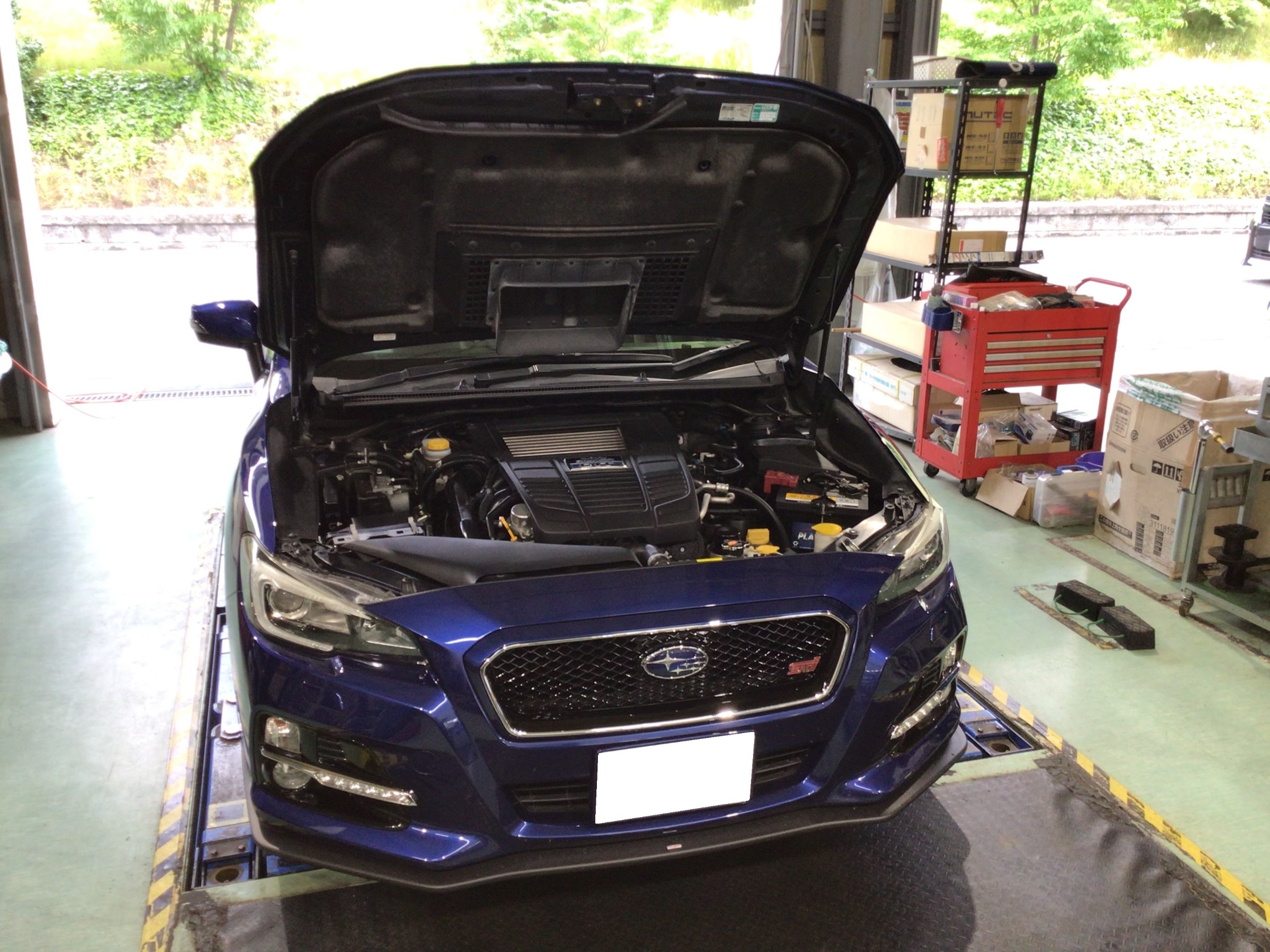 スバル レヴォーグ Vm型 エアコン 添加剤 パワーエアコンプラス 施工 スバル レヴォーグ メンテナンス商品 サービス事例 タイヤ館 富谷 宮城県のタイヤ カー用品ショップ タイヤからはじまる トータルカーメンテナンス タイヤ館グループ