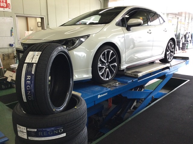 TOYOTA カローラスポーツタイヤ交換 | トヨタ カローラスポーツ タイヤ