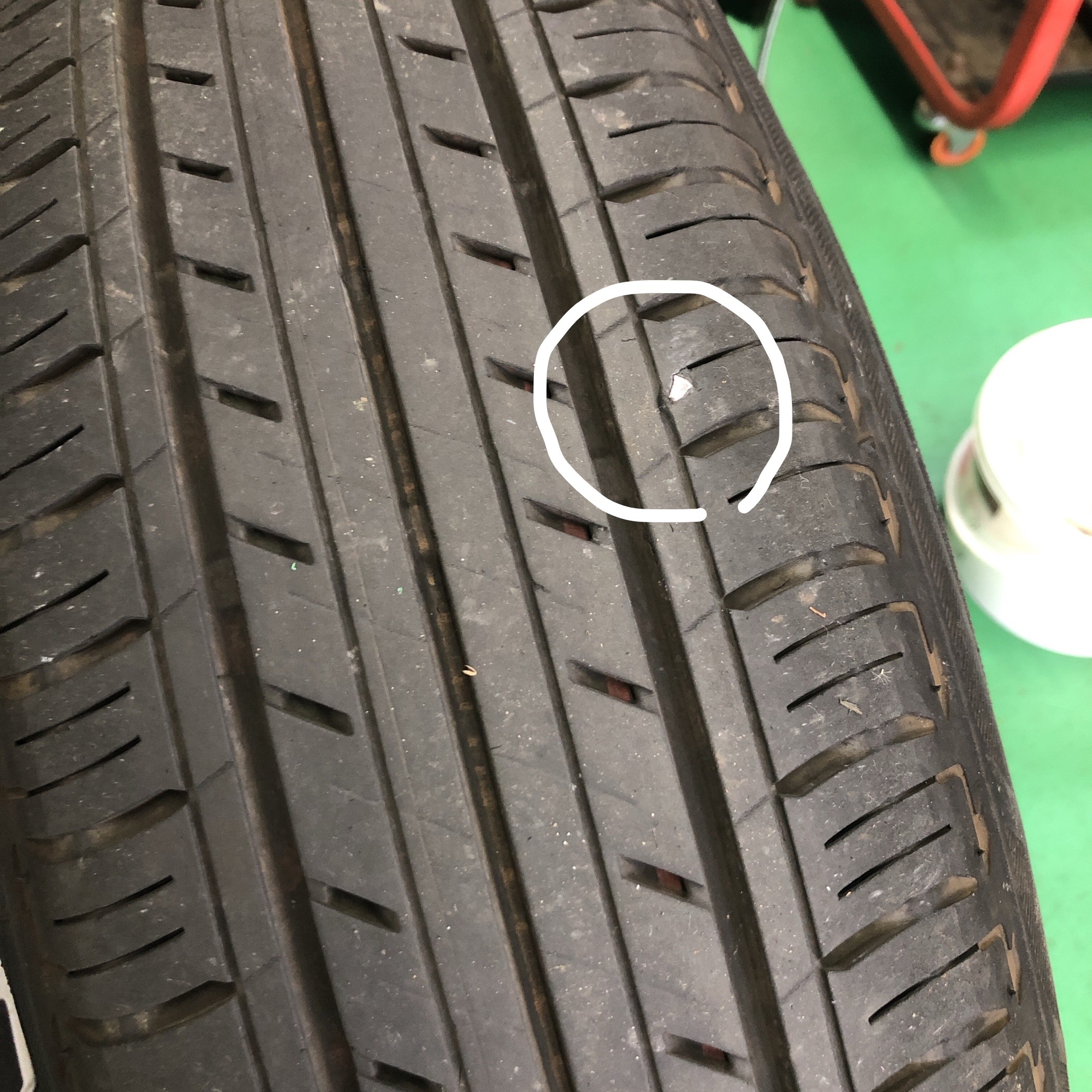 スタッフ撮影　マルをペイントで書きました。