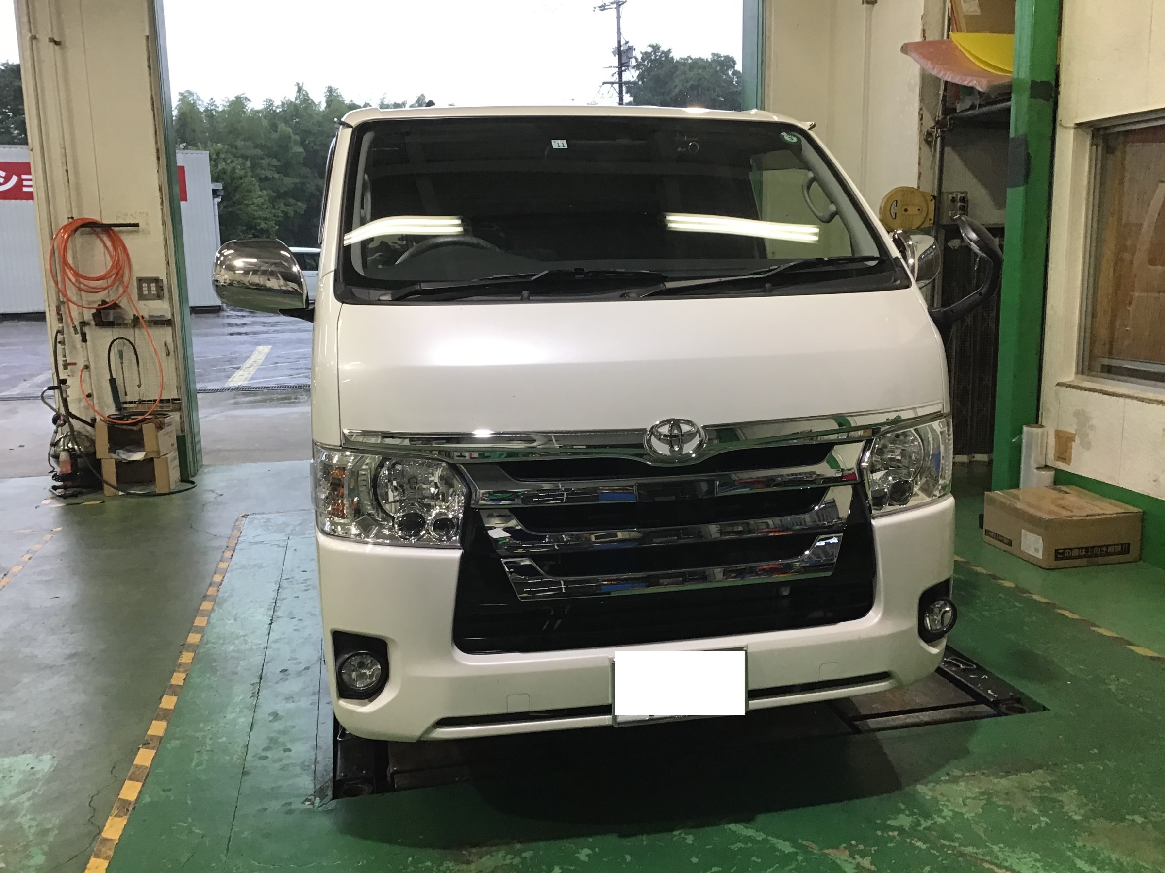 ☆200系ハイエース ハイビームバルブ交換etc… | トヨタ ハイエース