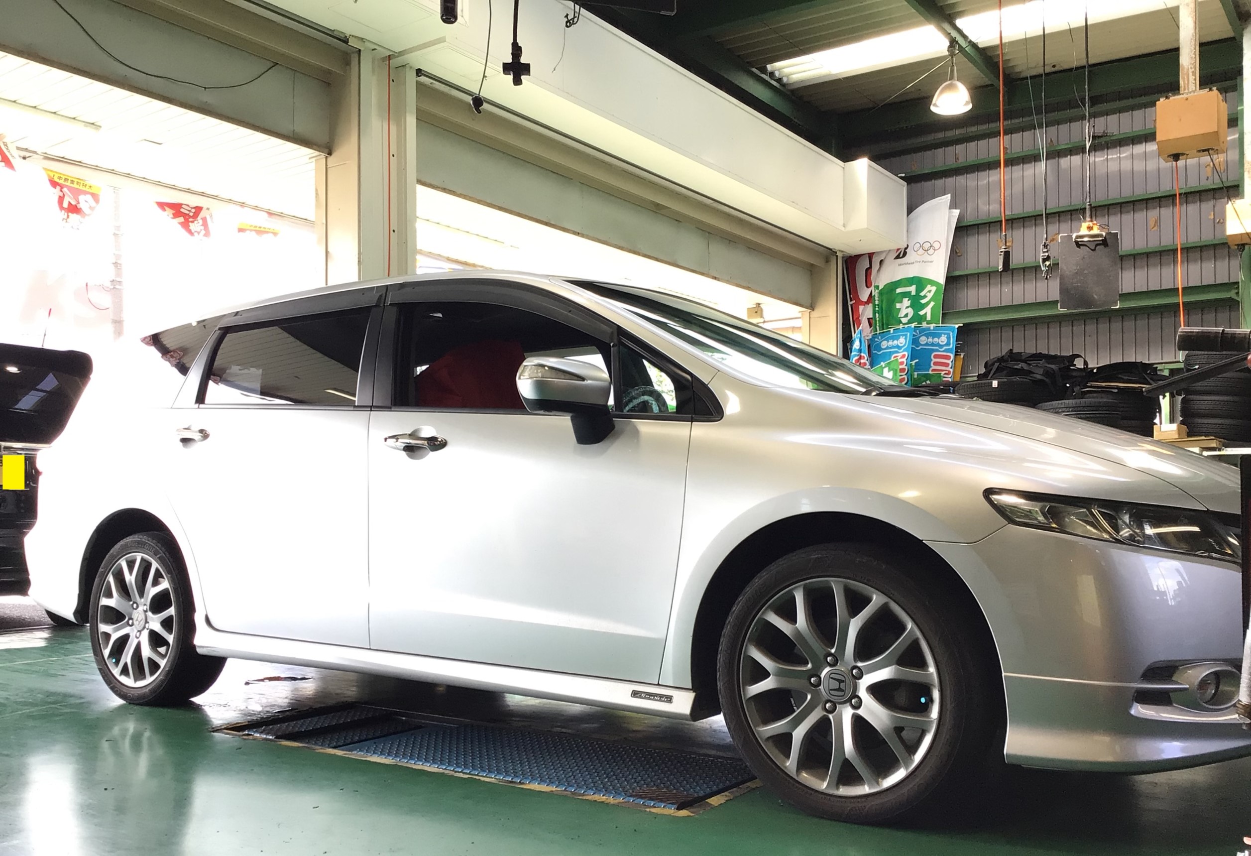 ホンダ オデッセイrb4 車高調取り付けとタイヤ交換 ホンダ オデッセイ その他 パーツ取付 サスペンション取付 サービス事例 タイヤ館 加古川 兵庫県のタイヤ カー用品ショップ タイヤからはじまる トータルカーメンテナンス タイヤ館グループ