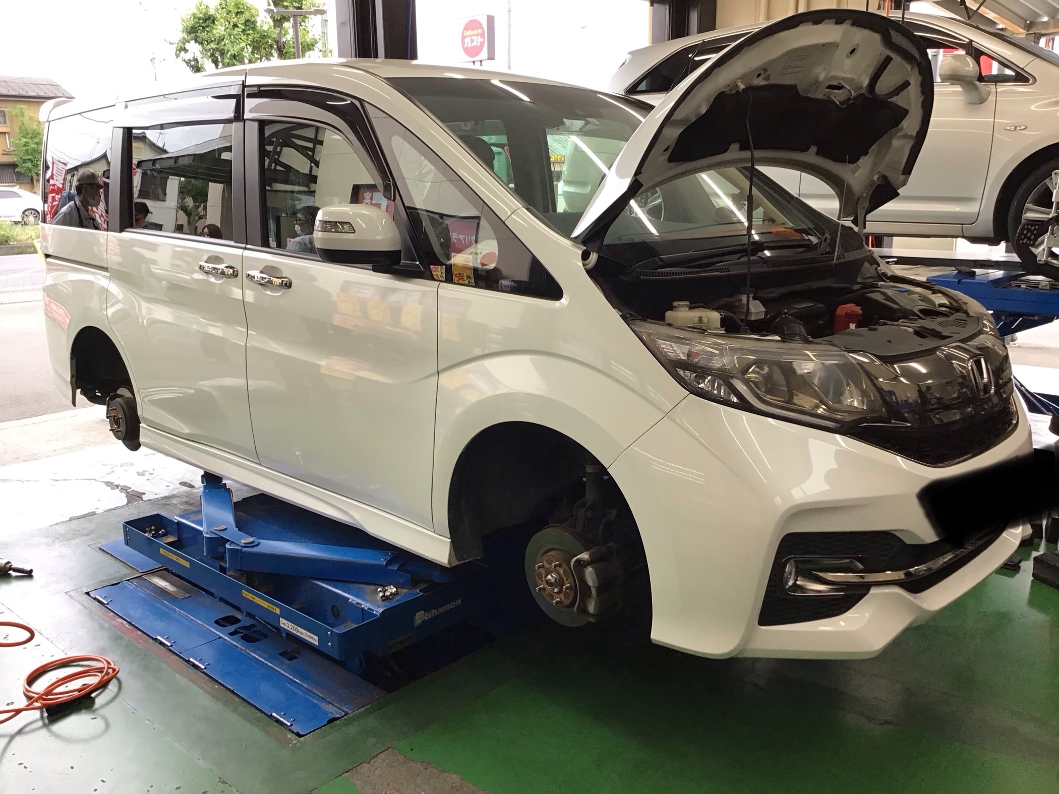 ホンダ ステップワゴン タイヤ交換 205/55R17 ルフトRV ミニバン専用