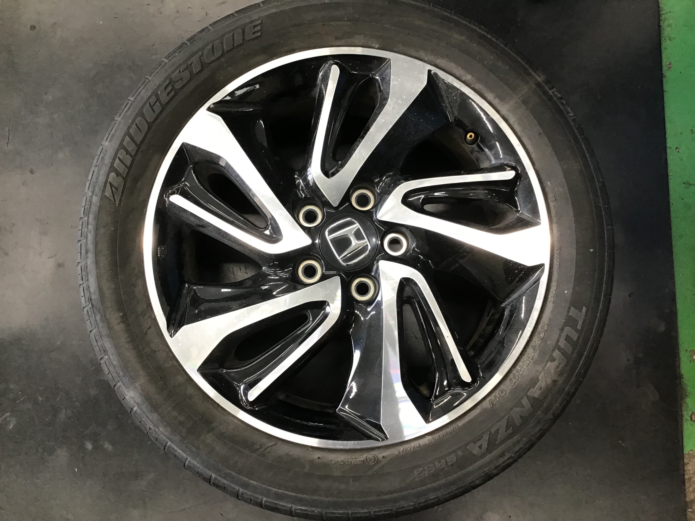 ホンダ ステップワゴン タイヤ交換 205/55R17 ルフトRV ミニバン専用