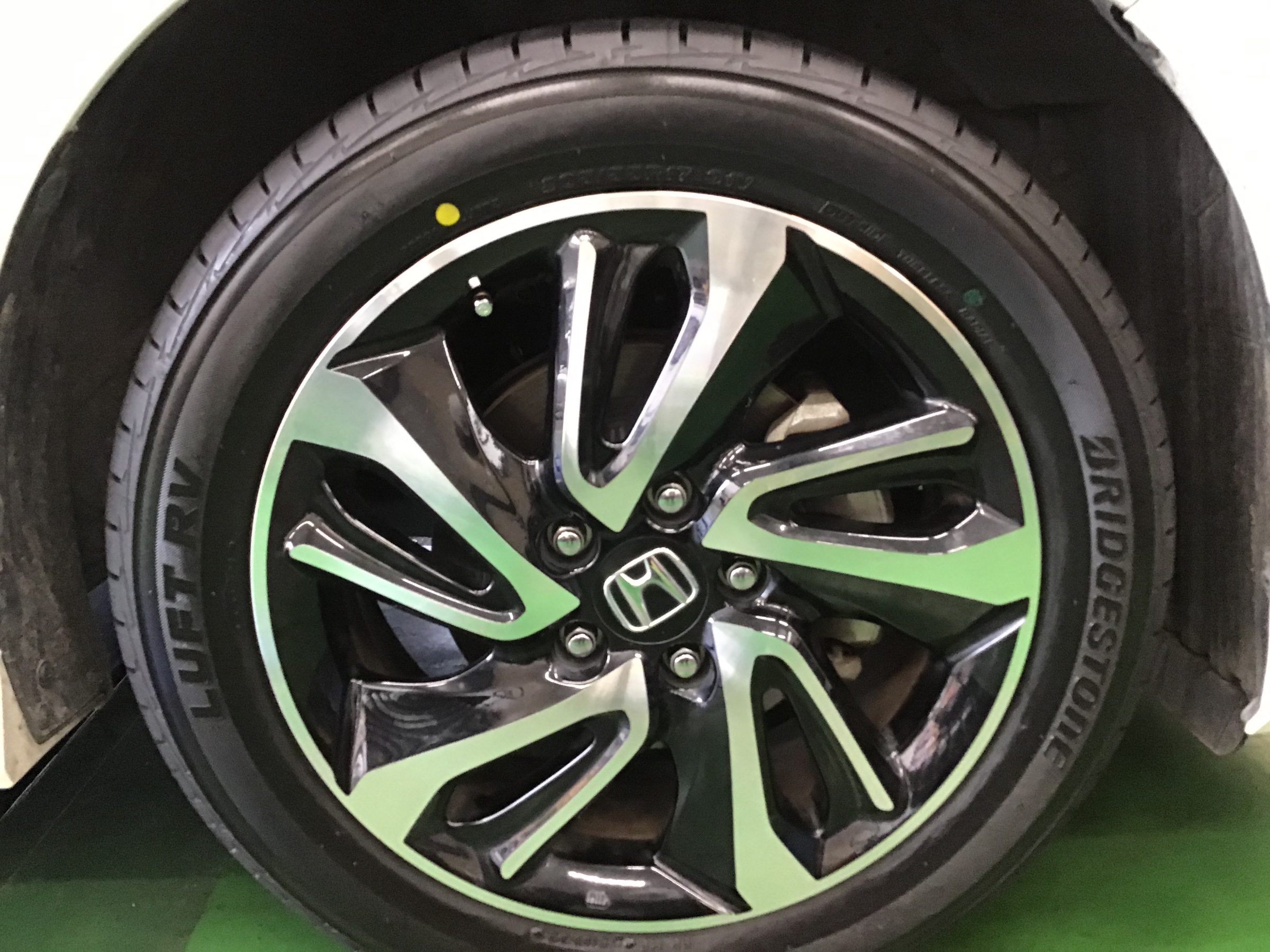 ホンダ ステップワゴン タイヤ交換 205/55R17 ルフトRV ミニバン
