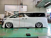 ヴェルファイア リアアッパー交換 | 店舗おススメ情報 | タイヤ