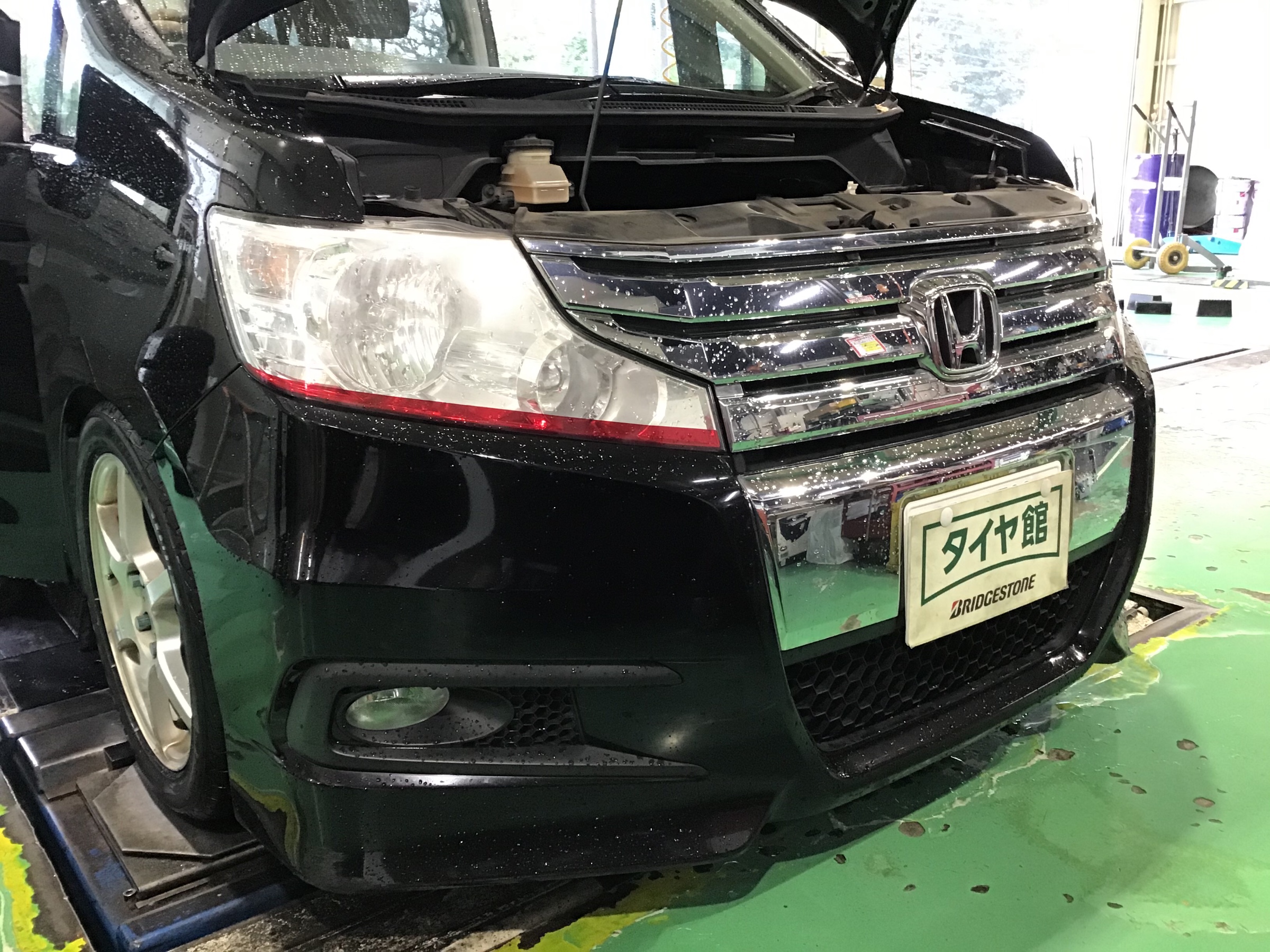 ステップワゴン エアコンフィルター交換 ホンダ ステップワゴン サービス事例 タイヤ館 あさか タイヤからはじまる トータルカーメンテナンス タイヤ館グループ