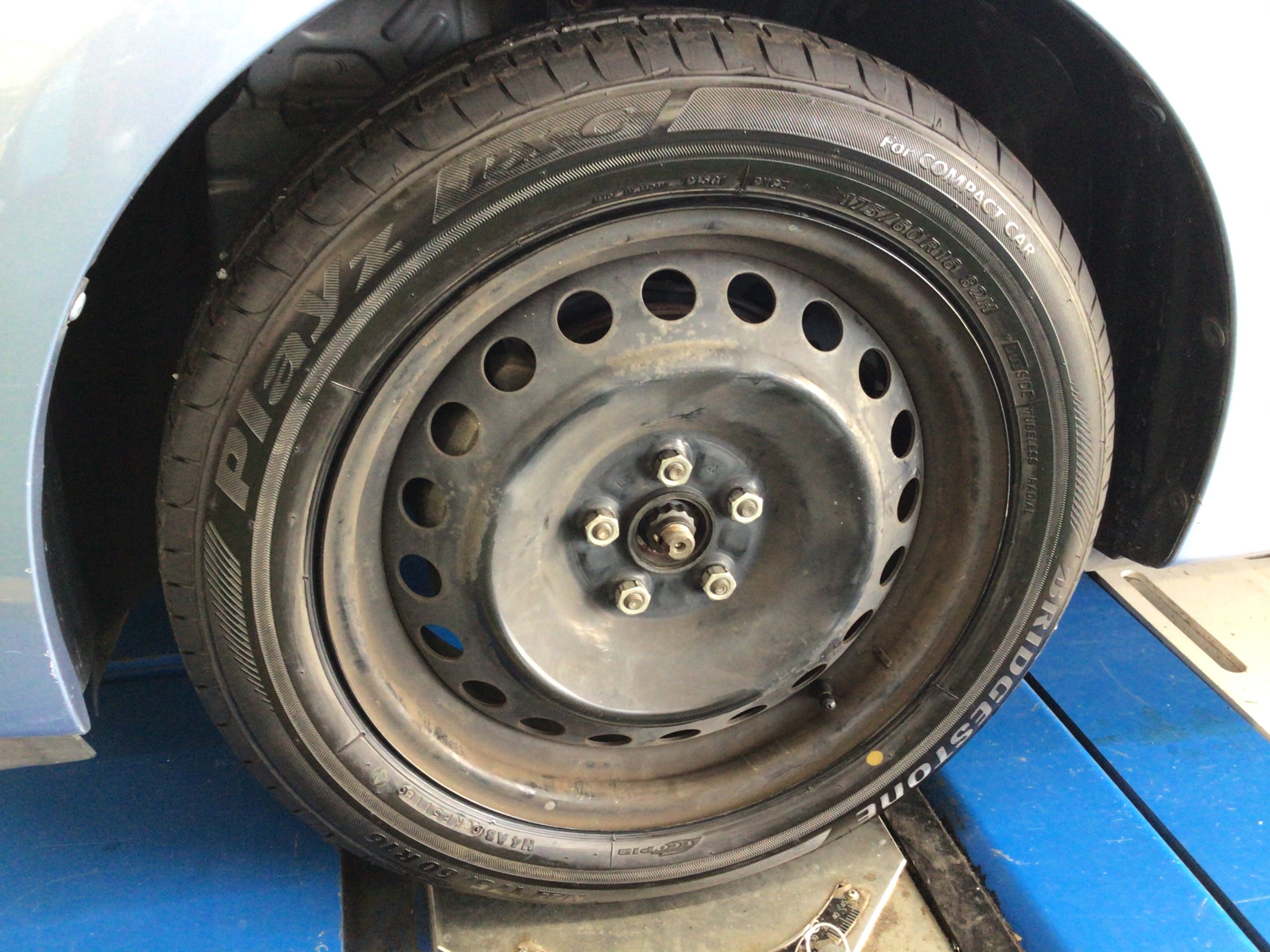 トヨタ ラクティス タイヤ交換 アライメント トヨタ タイヤ