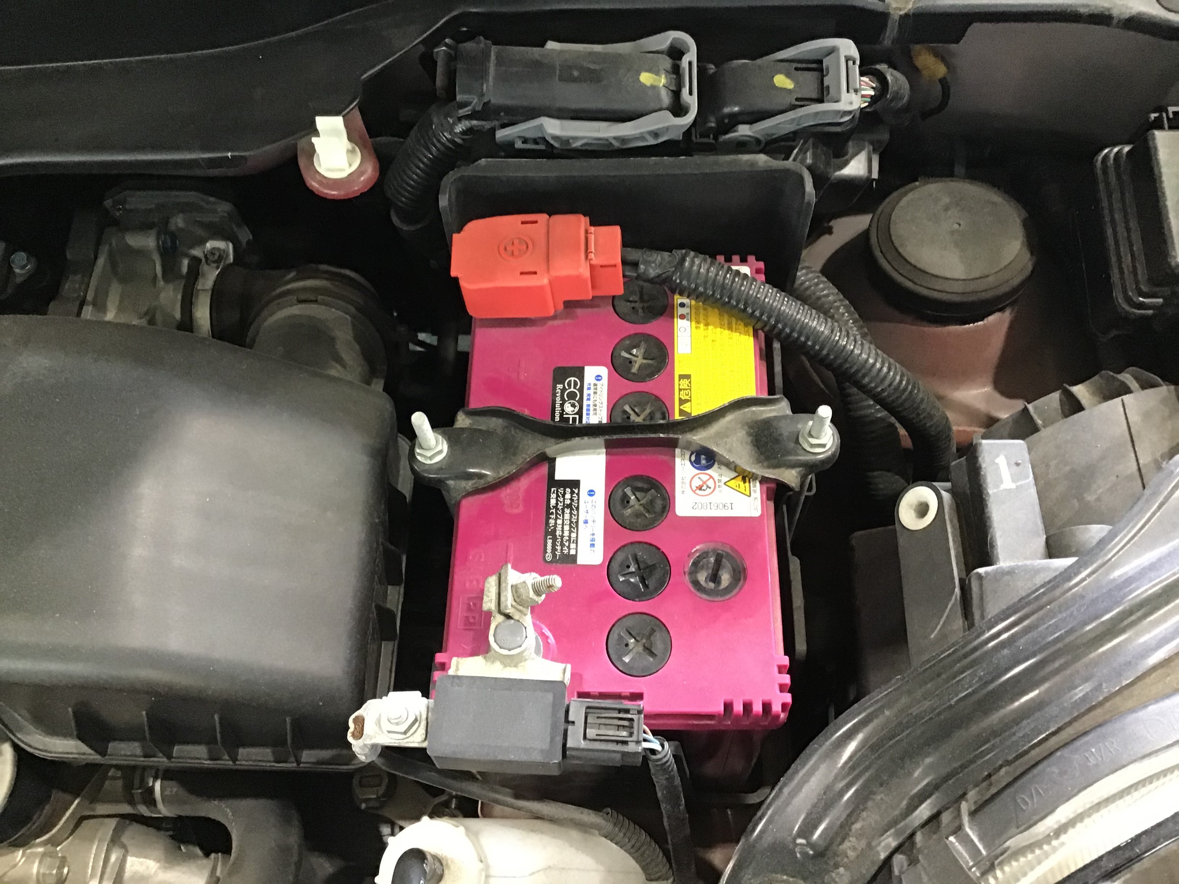 N One バッテリー交換しました スタッフ日記 タイヤ館 県庁前 新潟県のタイヤ カー用品ショップ タイヤからはじまる トータルカーメンテナンス タイヤ館グループ