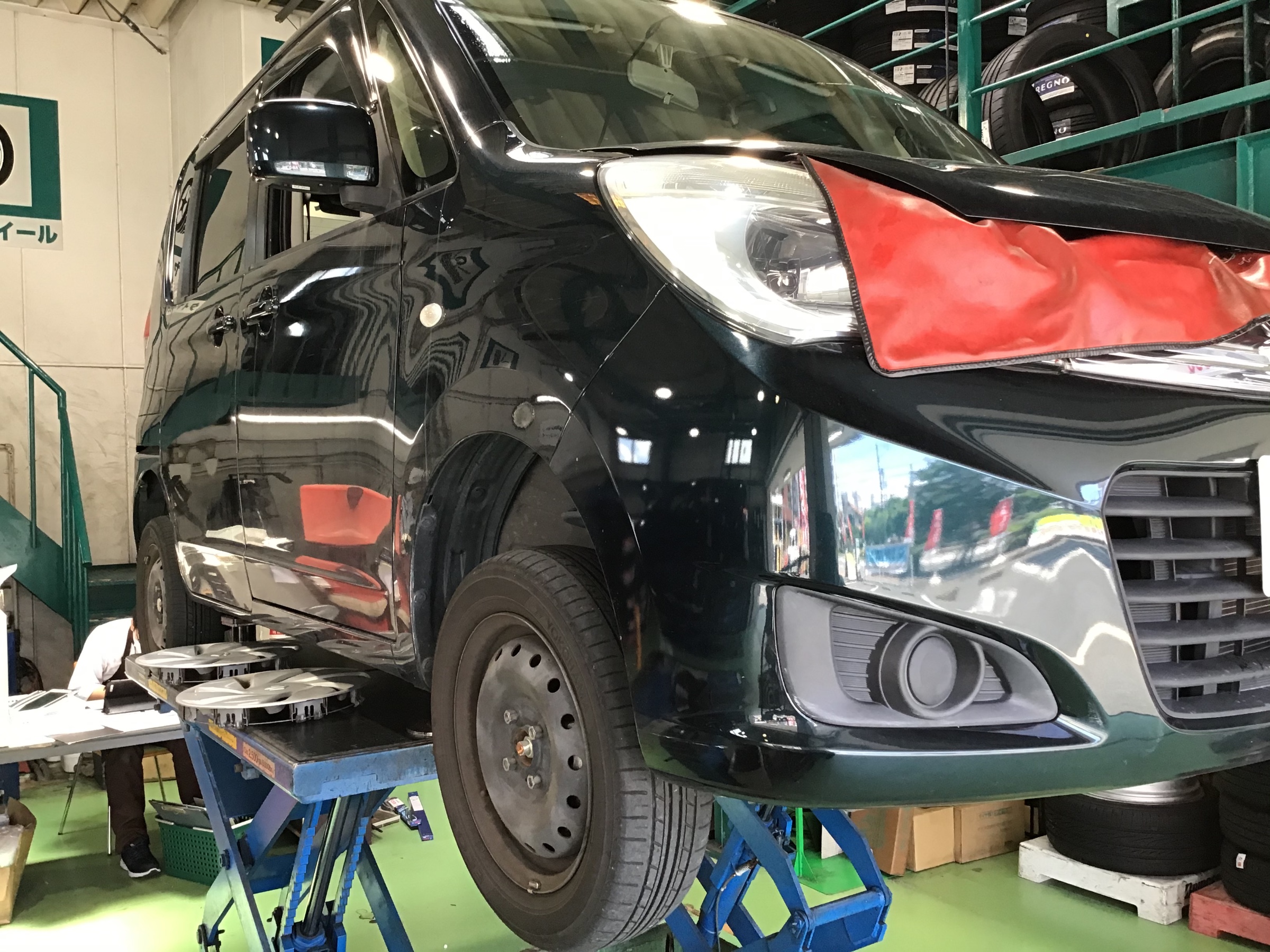 スズキ ソリオのタイヤ交換とオイル交換いたしました スズキ ソリオ メンテナンス商品 オイル関連 エンジンオイル交換 サービス事例 タイヤ館 吹田 大阪府 和歌山県のタイヤからはじまる トータルカーメンテナンス タイヤ館グループ